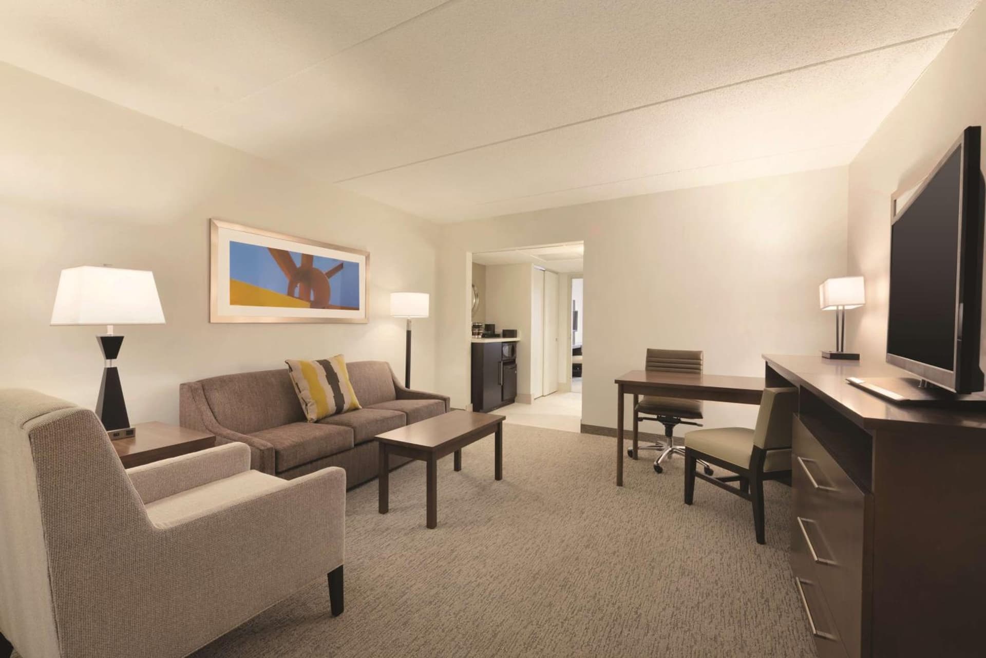 Embassy Suites by Hilton Milwaukee Brookfield gallery photo in Brookfield, WI — image 48