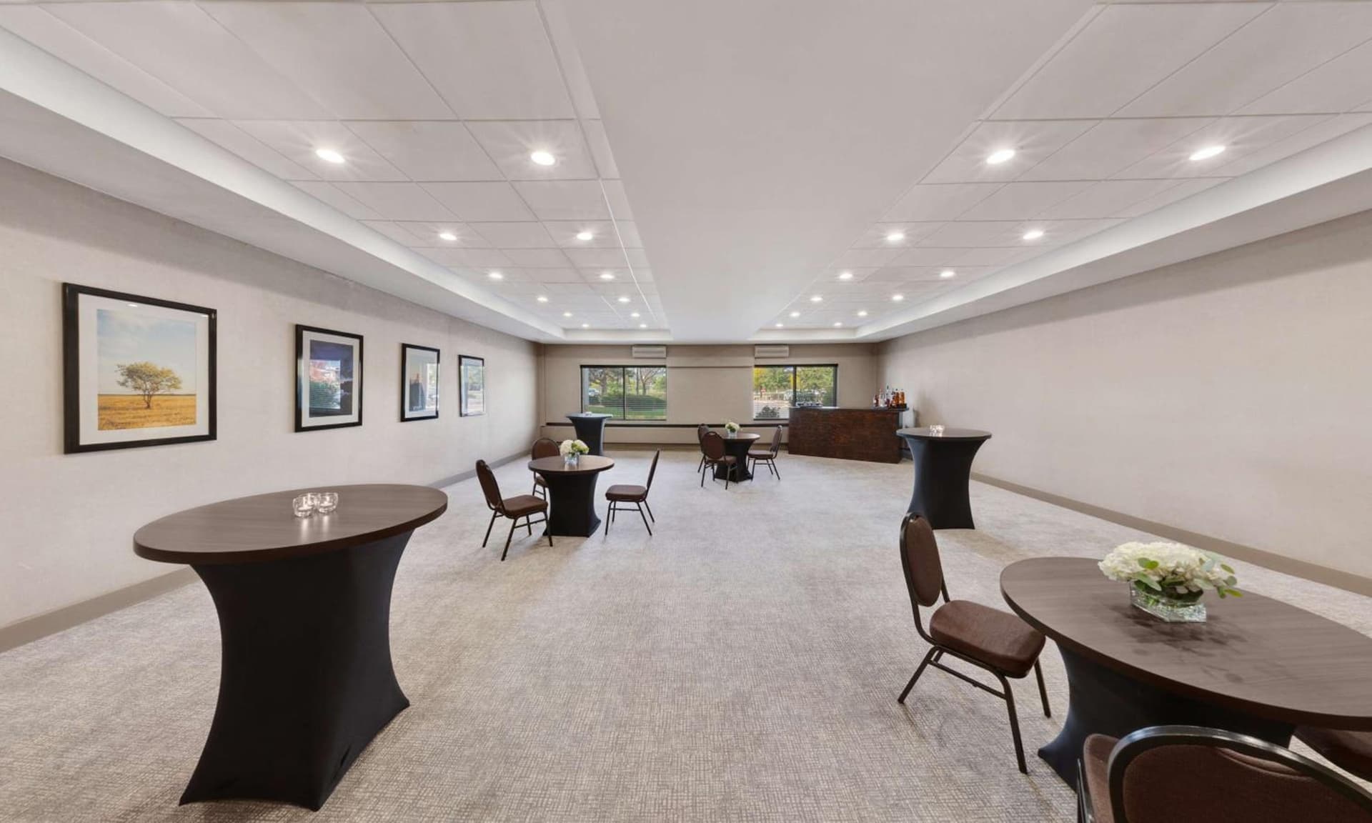 Embassy Suites by Hilton Milwaukee Brookfield gallery photo in Brookfield, WI — image 93