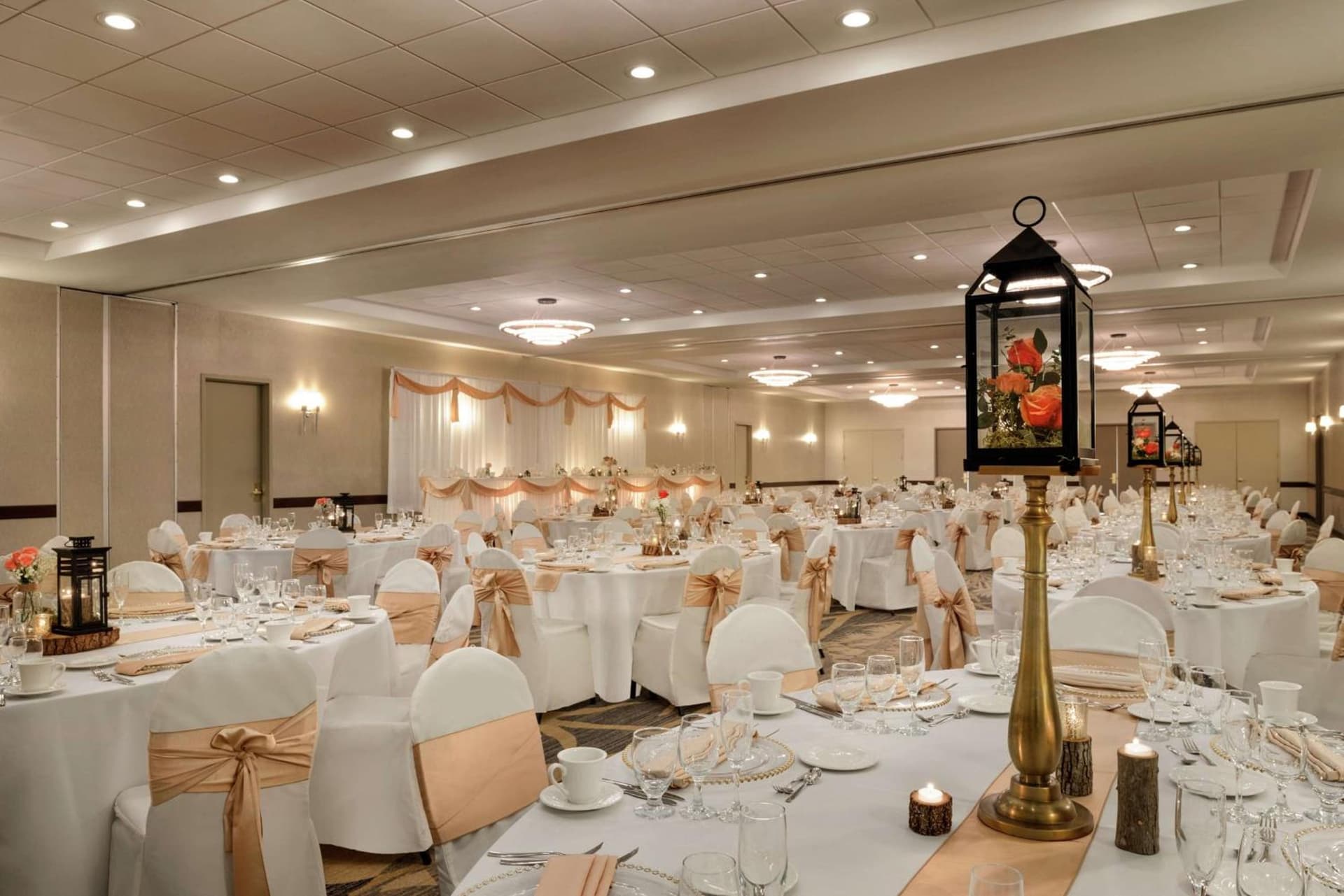 Embassy Suites by Hilton Milwaukee Brookfield gallery photo in Brookfield, WI — image 33