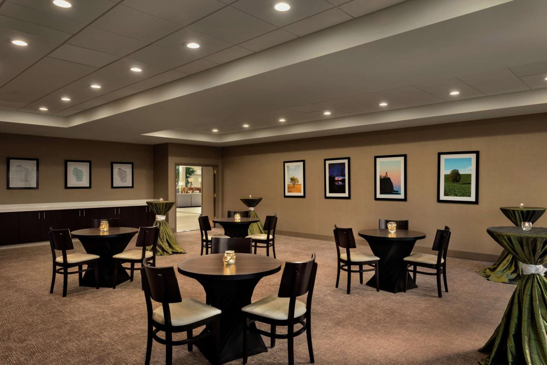 Embassy Suites by Hilton Milwaukee Brookfield gallery photo in Brookfield, WI — image 67