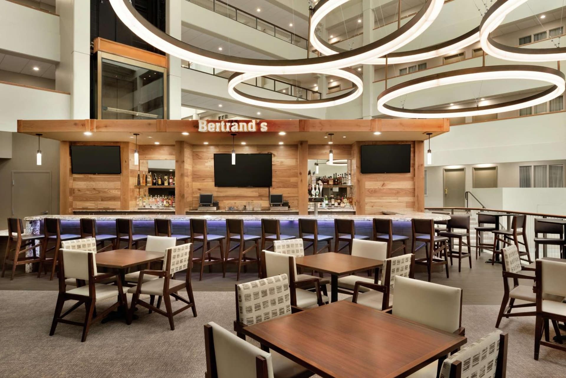 Embassy Suites by Hilton Milwaukee Brookfield gallery photo in Brookfield, WI — image 51