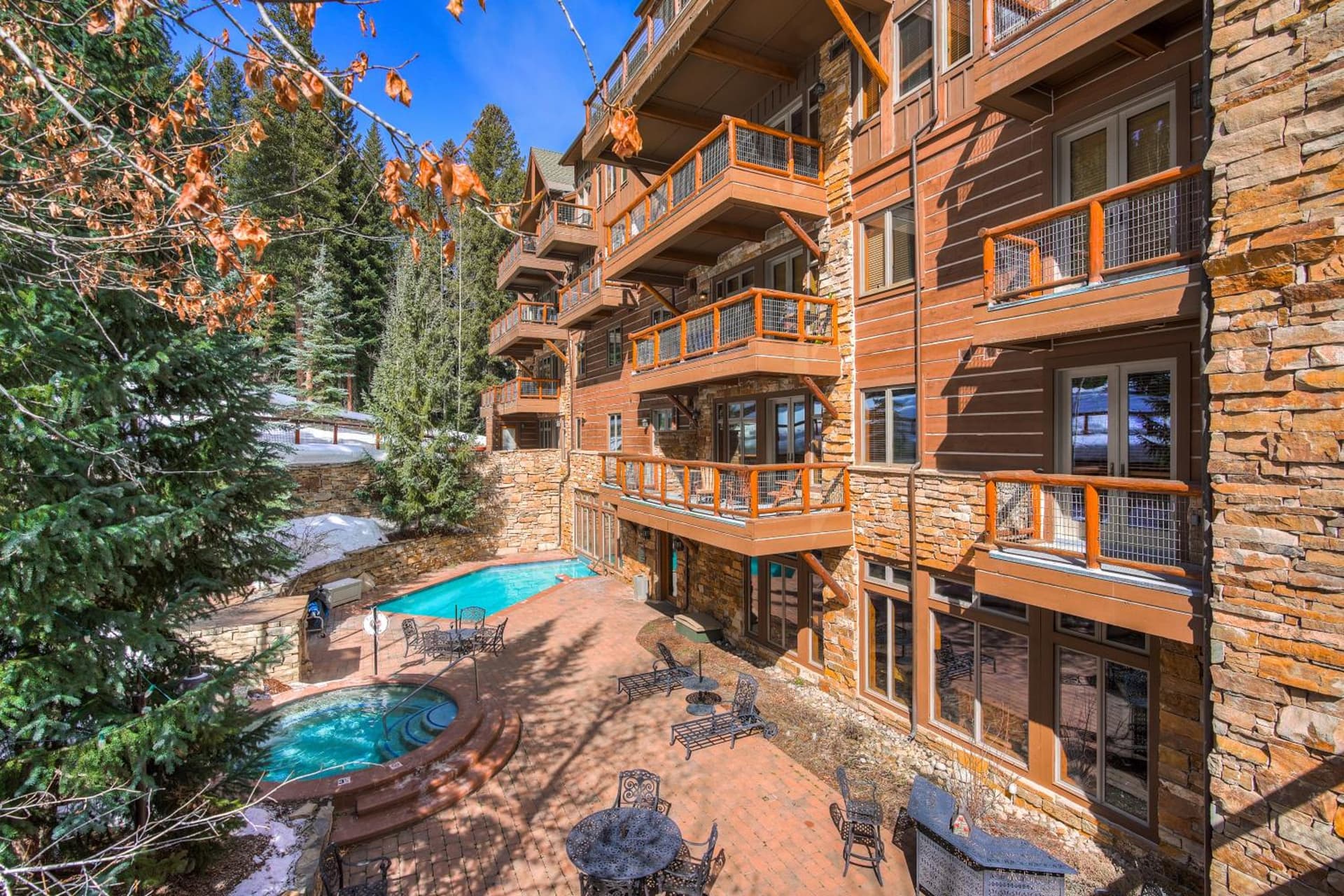 Timbers & Lone Eagle by Vail Resorts interior in Keystone, CO — gallery photo 2
