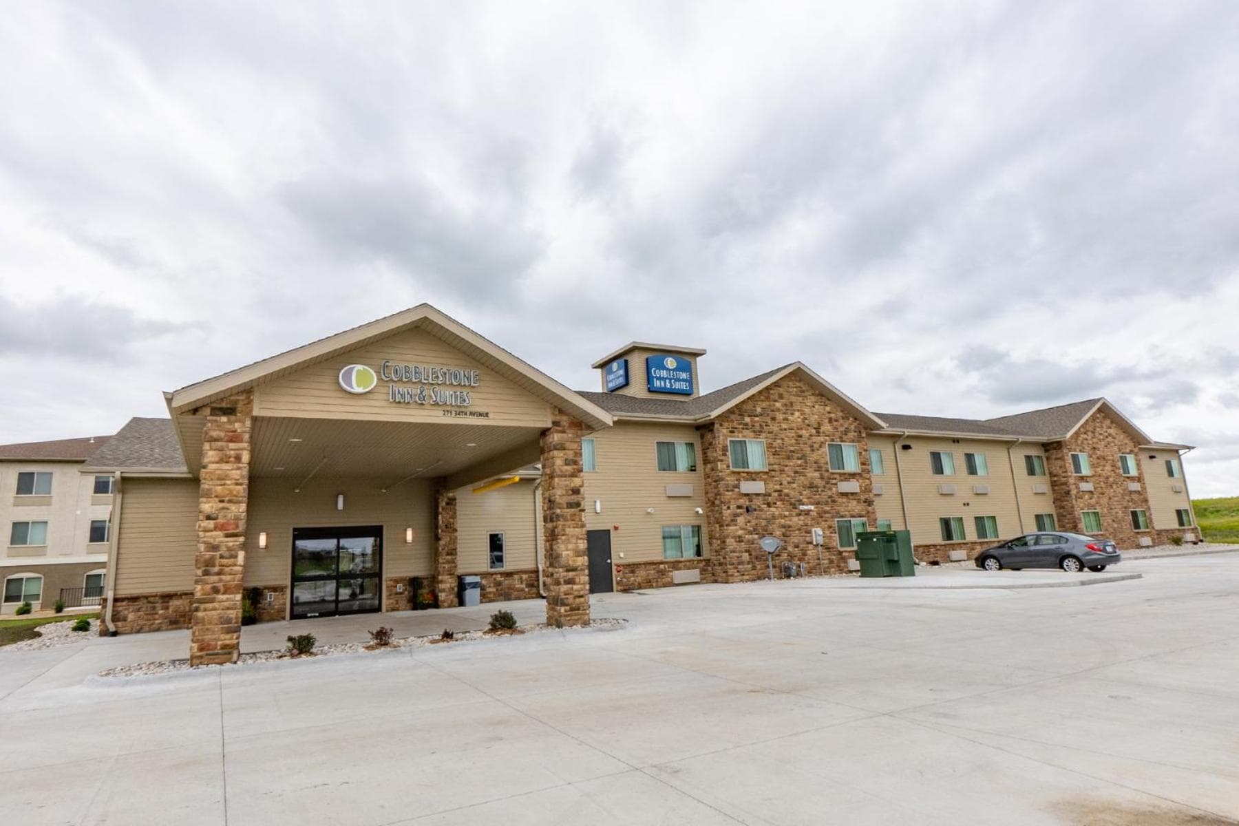 Cobblestone Hotel & Suites-Sheldon interior in Sheldon, IA — gallery photo 2