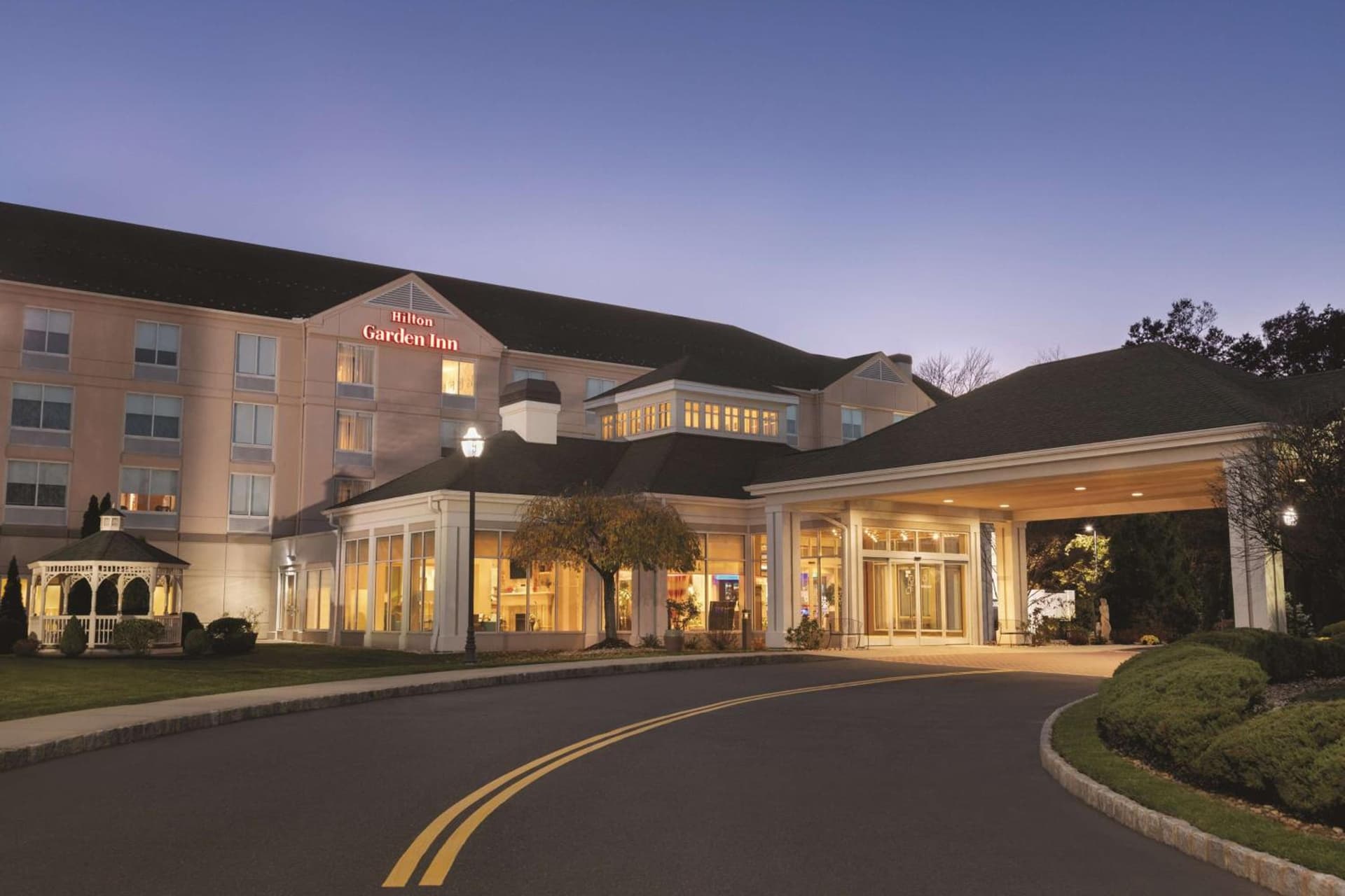 Hilton Garden Inn Bridgewater interior in Bridgewater, NJ — gallery photo 2