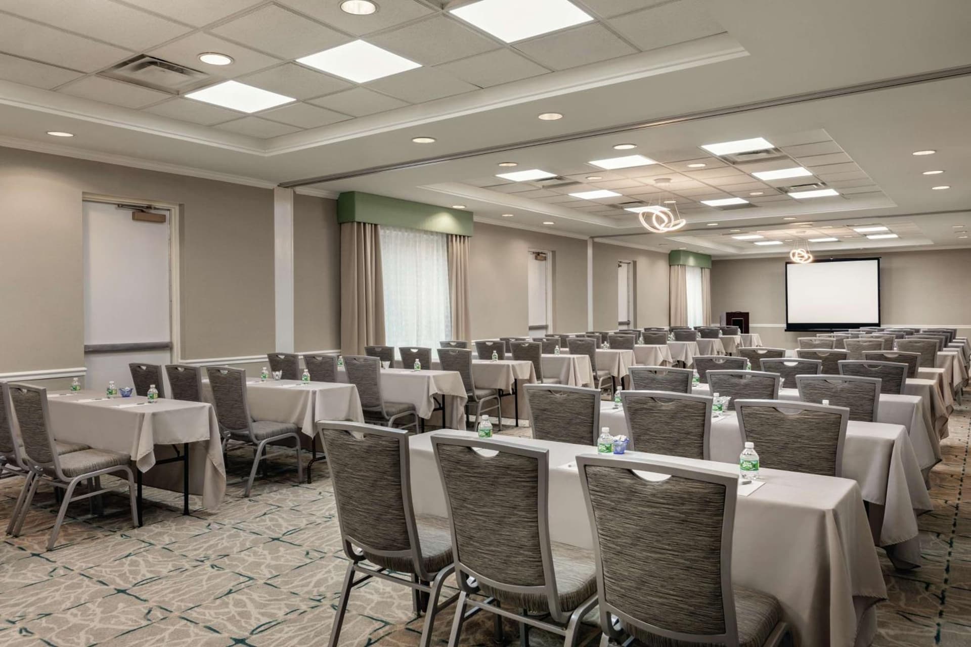 Hilton Garden Inn Bridgewater gallery photo in Bridgewater, NJ — image 35