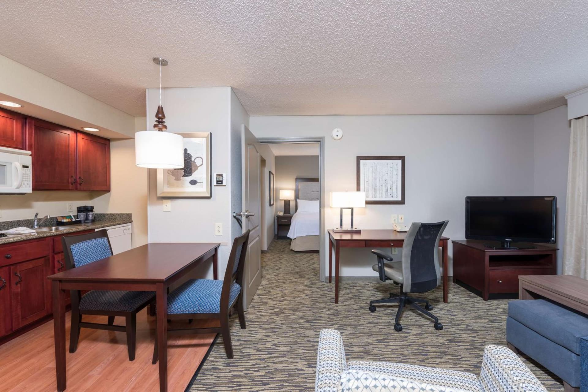 Homewood Suites by Hilton Bloomington gallery photo in Bloomington, IN — image 4