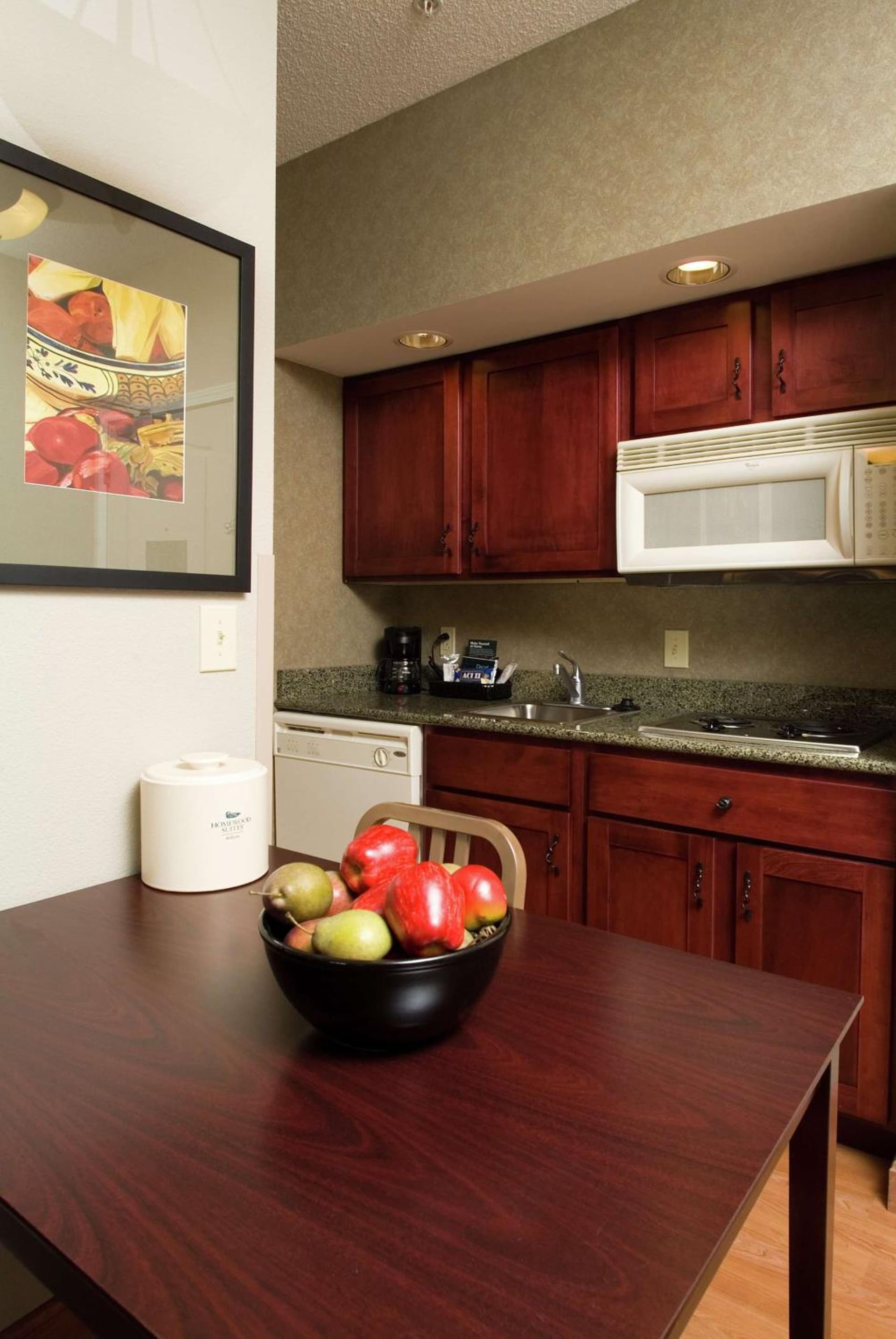 Homewood Suites by Hilton Bloomington gallery photo in Bloomington, IN — image 11