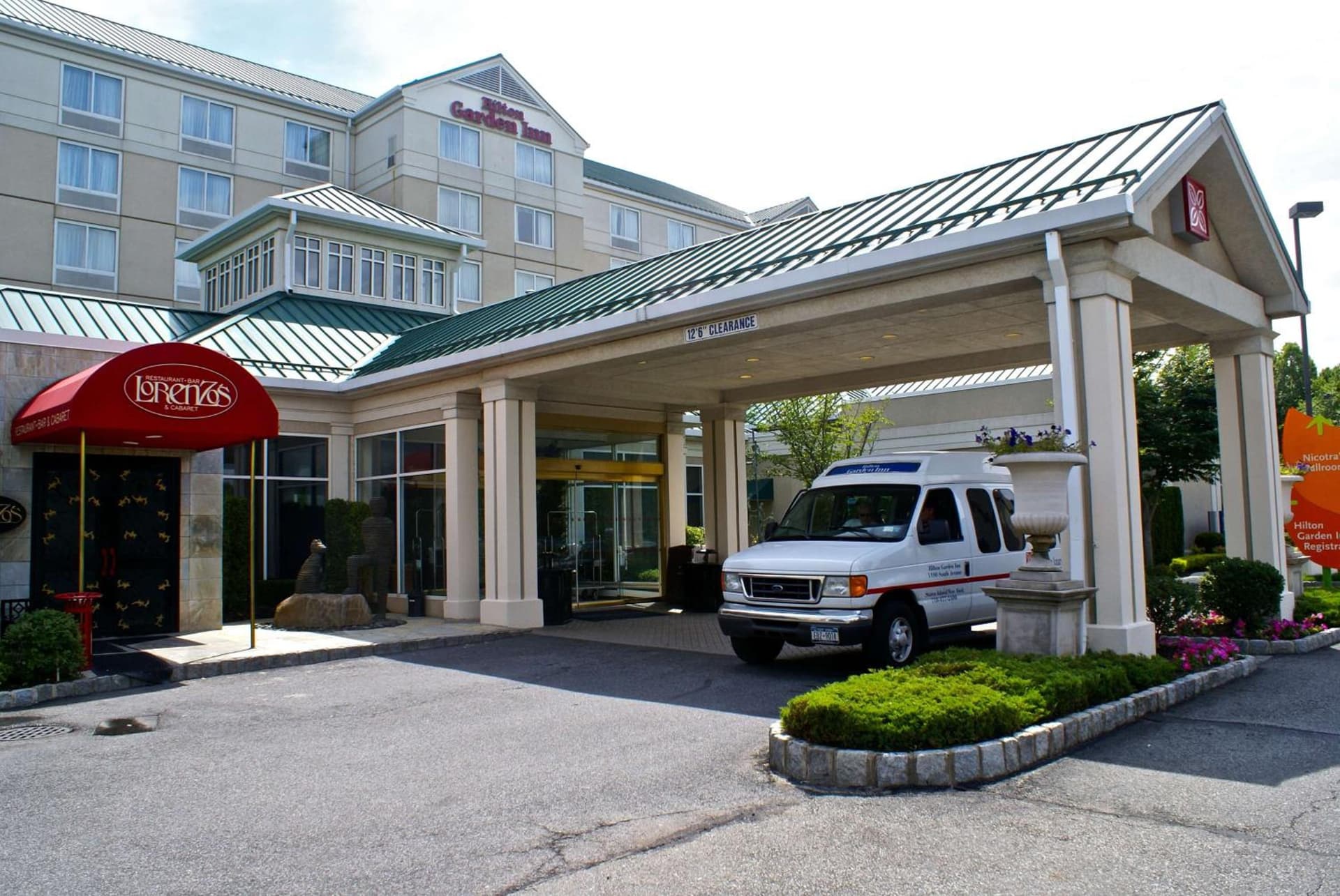 Hilton Garden Inn New York/Staten Island interior in Staten Island, NY — gallery photo 2