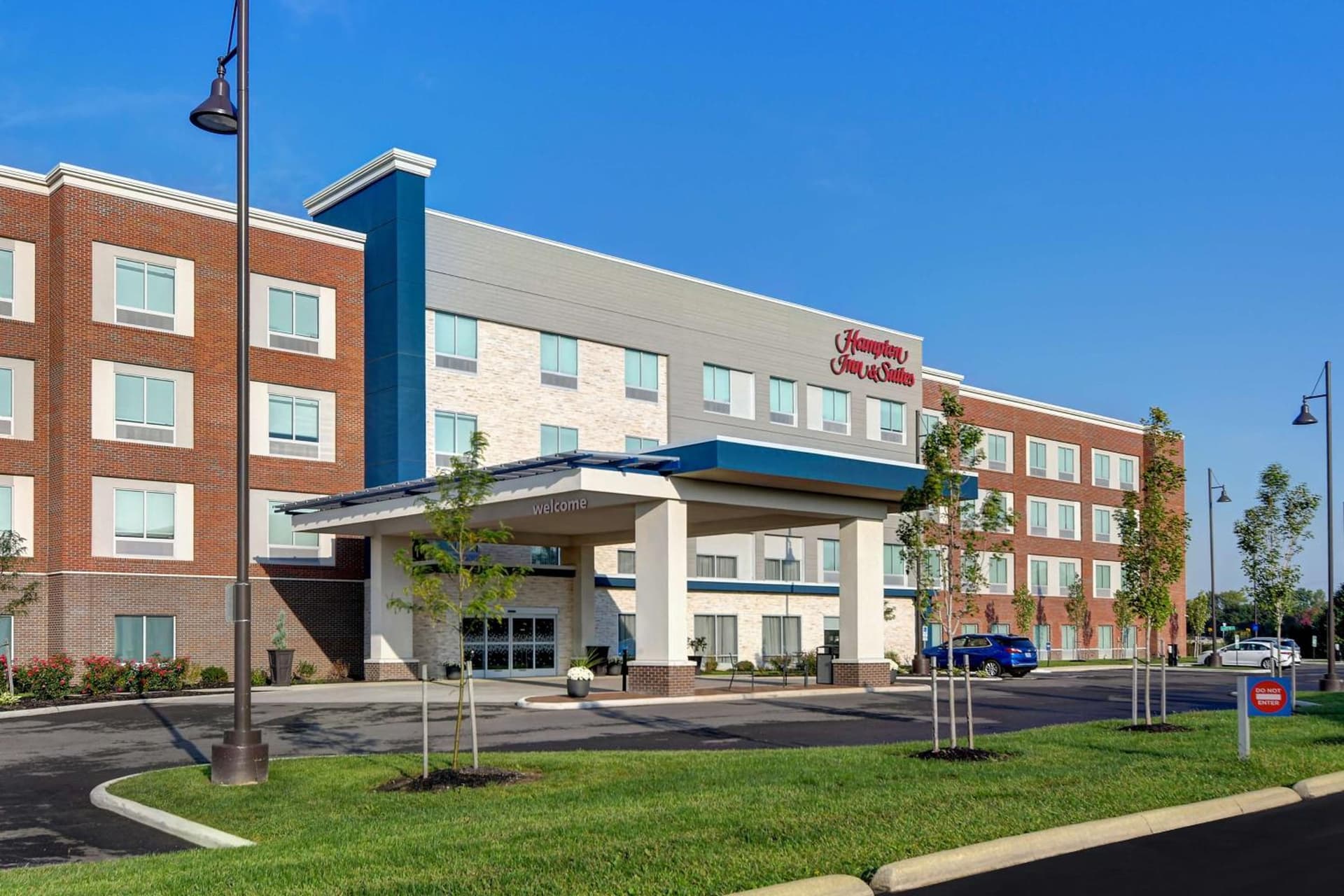 Hampton Inn & Suites Canal Winchester Columbus interior in Canal Winchester, OH — gallery photo 2