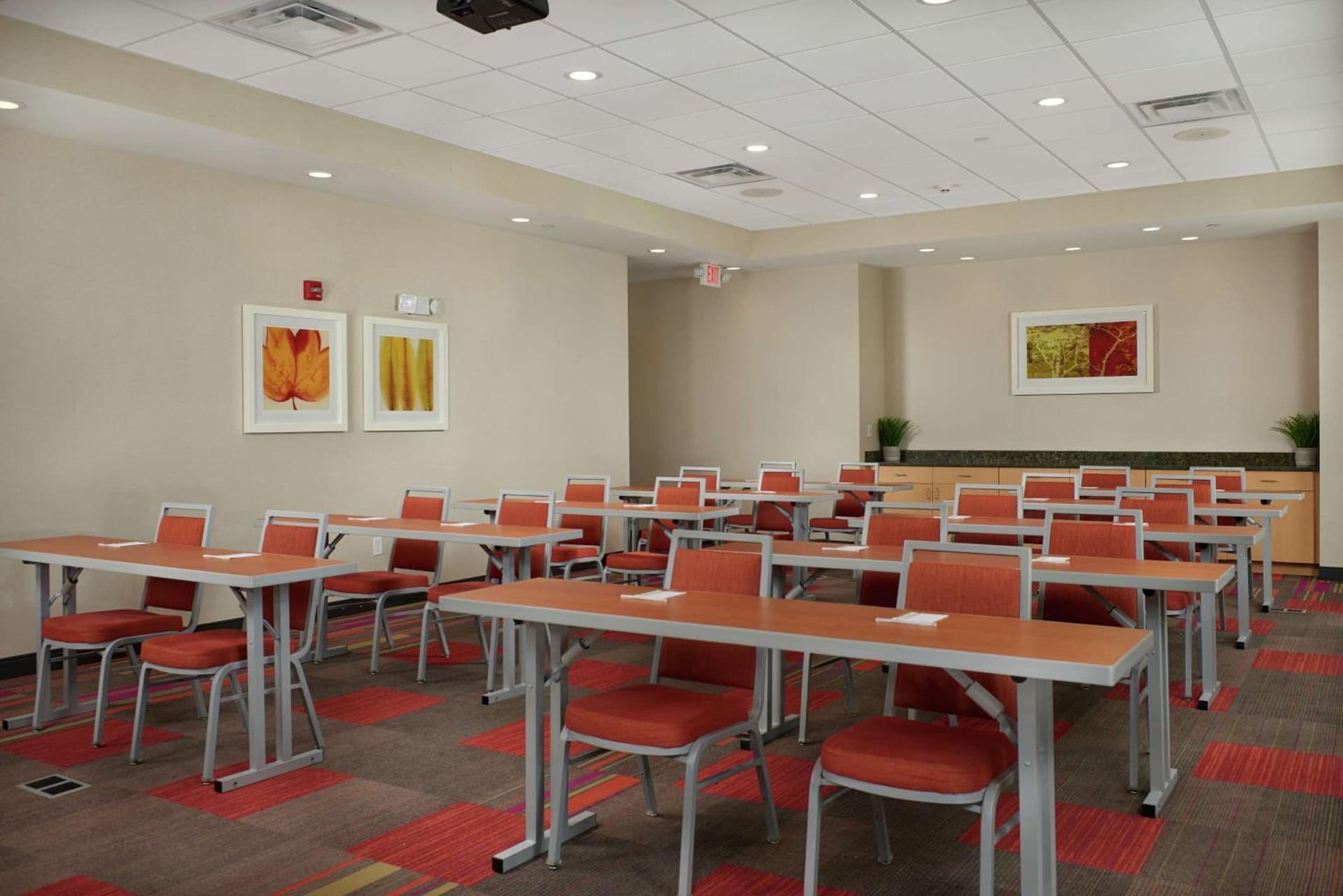 Home2 Suites By Hilton Youngstown gallery photo in Youngstown, OH — image 20