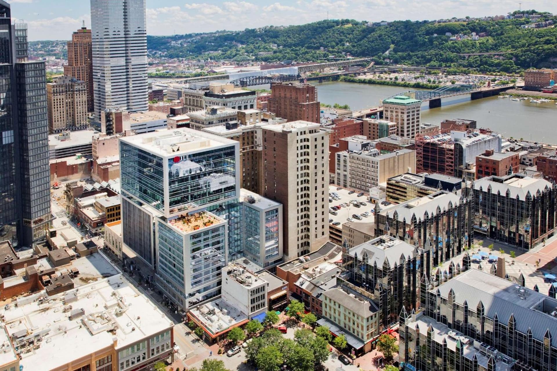 Hilton Garden Inn Pittsburgh Downtown property views in Pittsburgh, PA — gallery photo 3