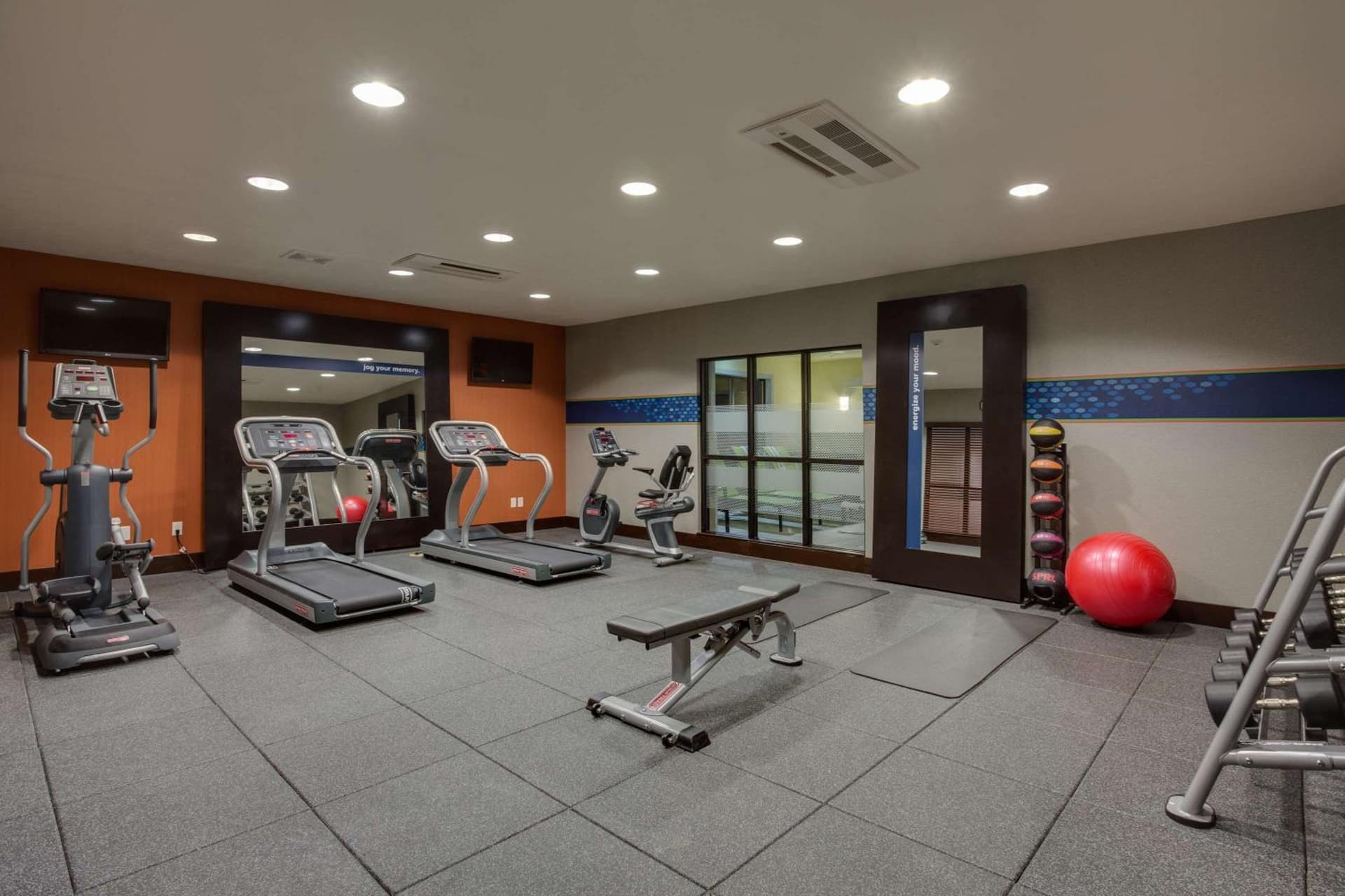 Hampton Inn & Suites - Elyria gallery photo in Elyria, OH — image 4