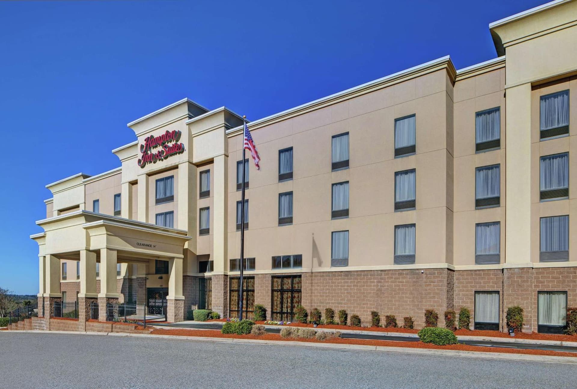 Hampton Inn & Suites Augusta West interior in Augusta, GA — gallery photo 2