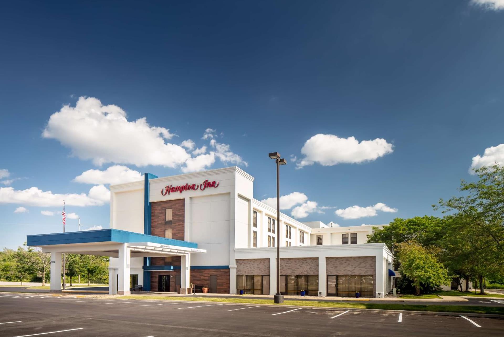 Hampton Inn Kansas City/Shawnee Mission featured exterior or lobby in Shawnee, KS — similar hotel