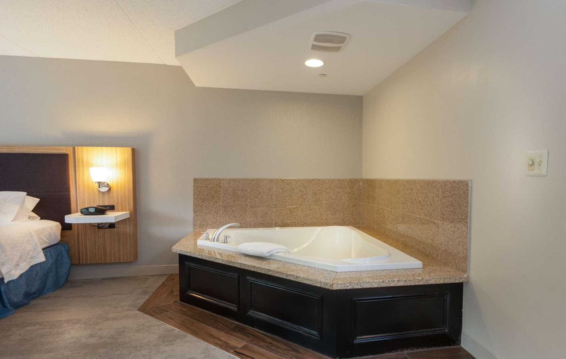 Hampton Inn Doylestown gallery photo in Warrington — image 49