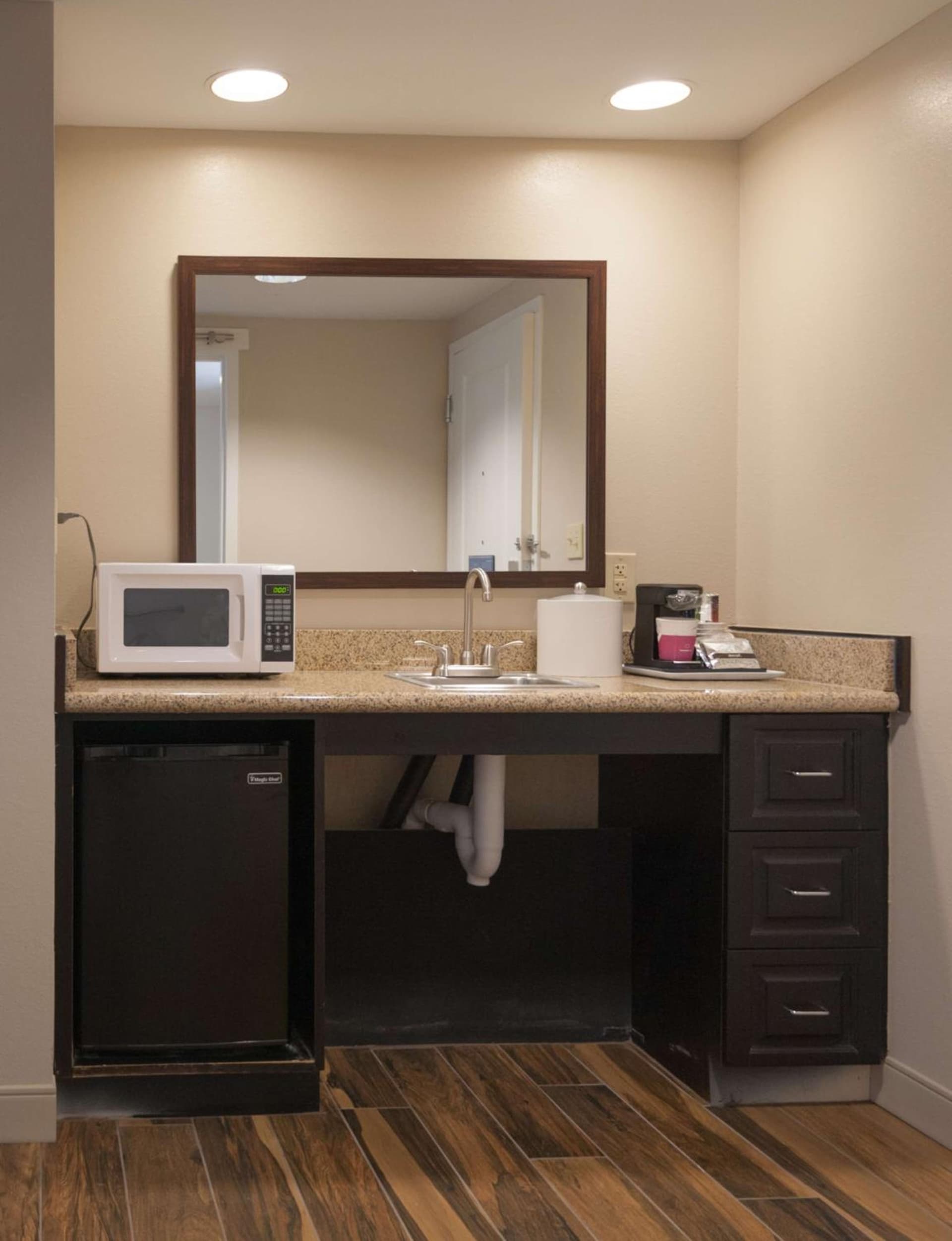 Hampton Inn Doylestown interior in Warrington — gallery photo 2