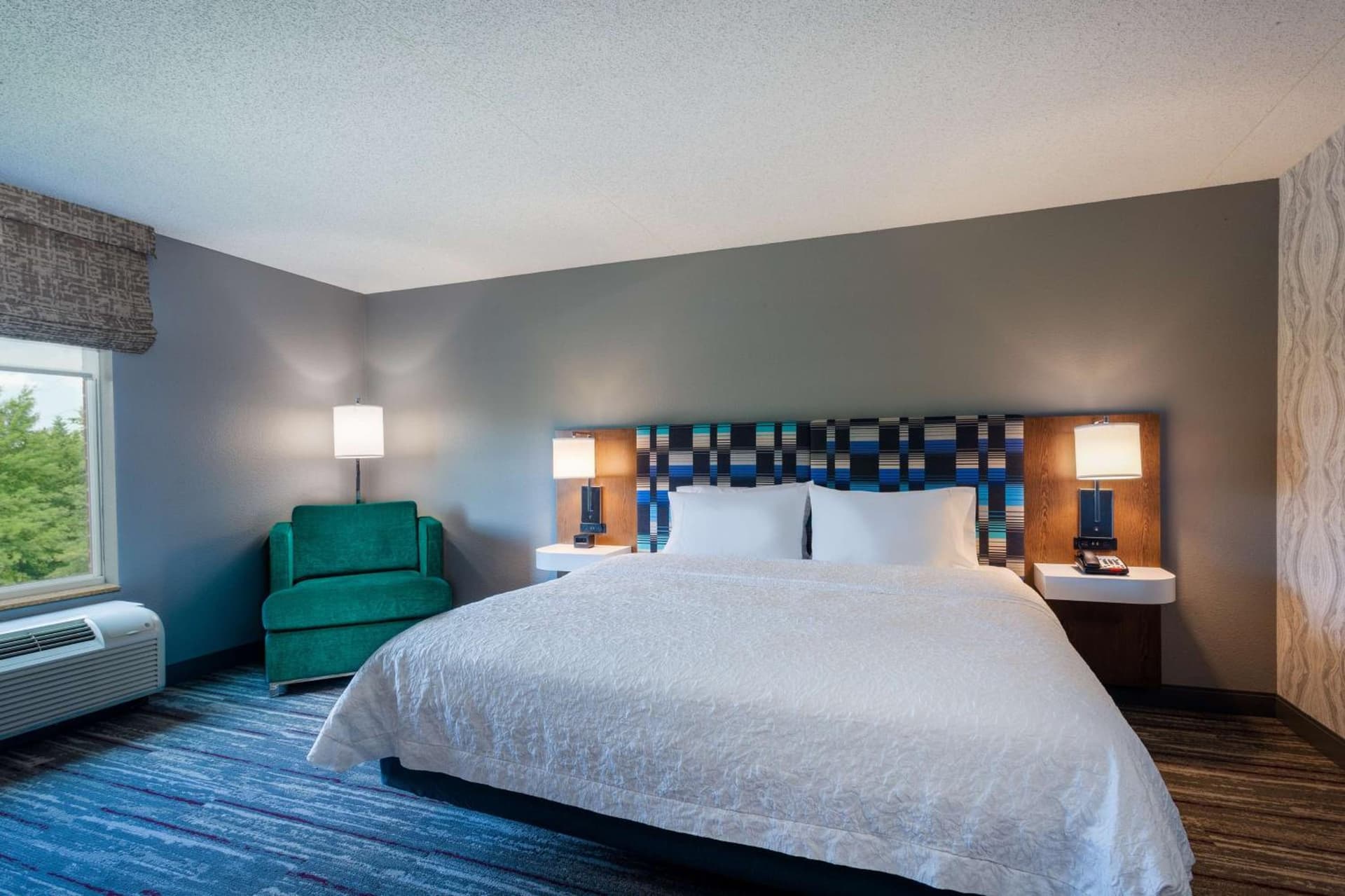 Hampton Inn & Suites Herndon-Reston gallery photo in Herndon, VA — image 6