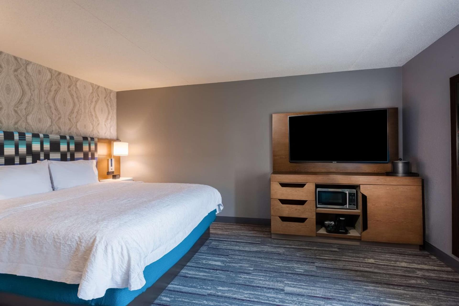 Hampton Inn & Suites Herndon-Reston gallery photo in Herndon, VA — image 31