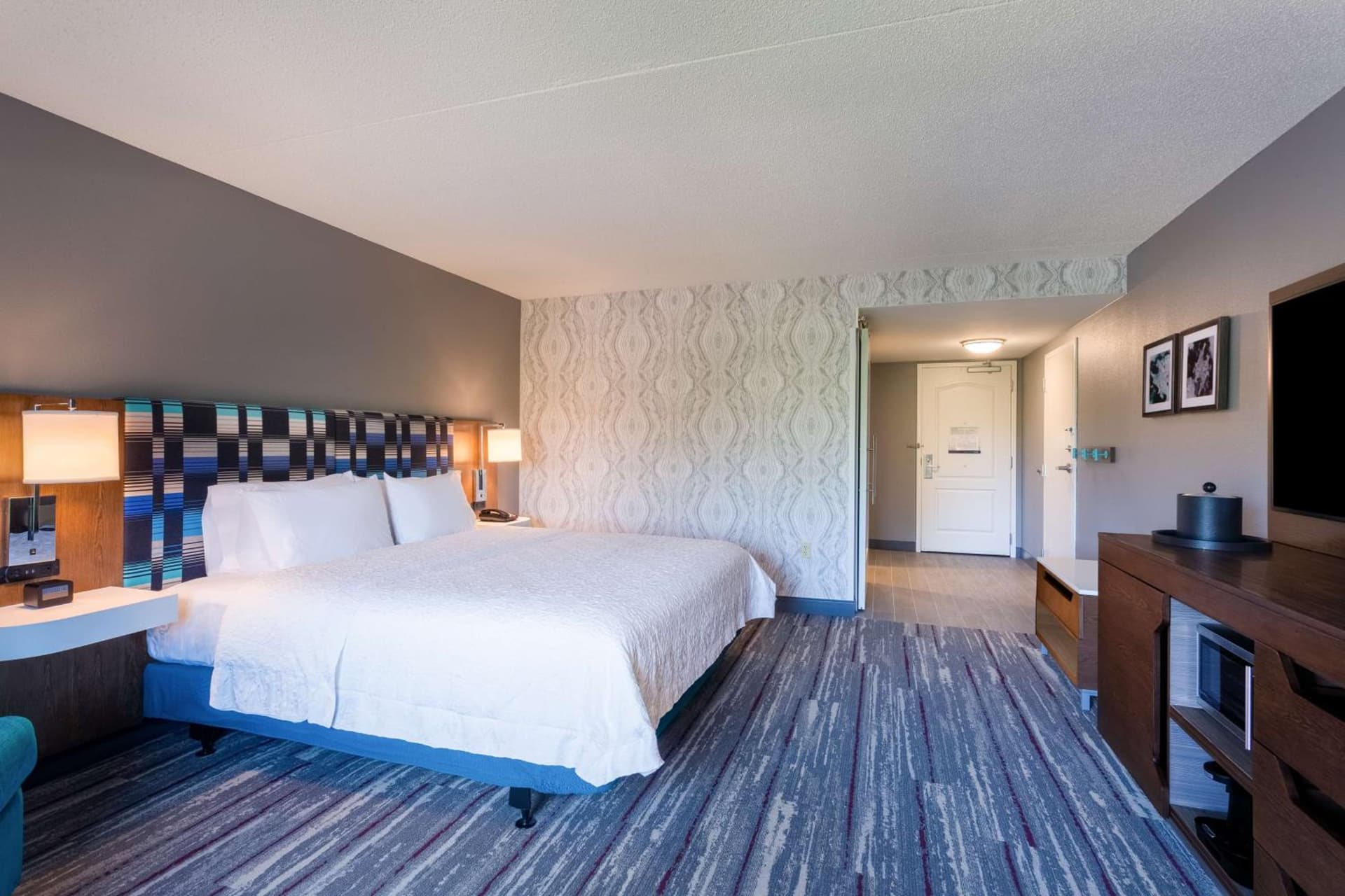 Hampton Inn & Suites Herndon-Reston gallery photo in Herndon, VA — image 36