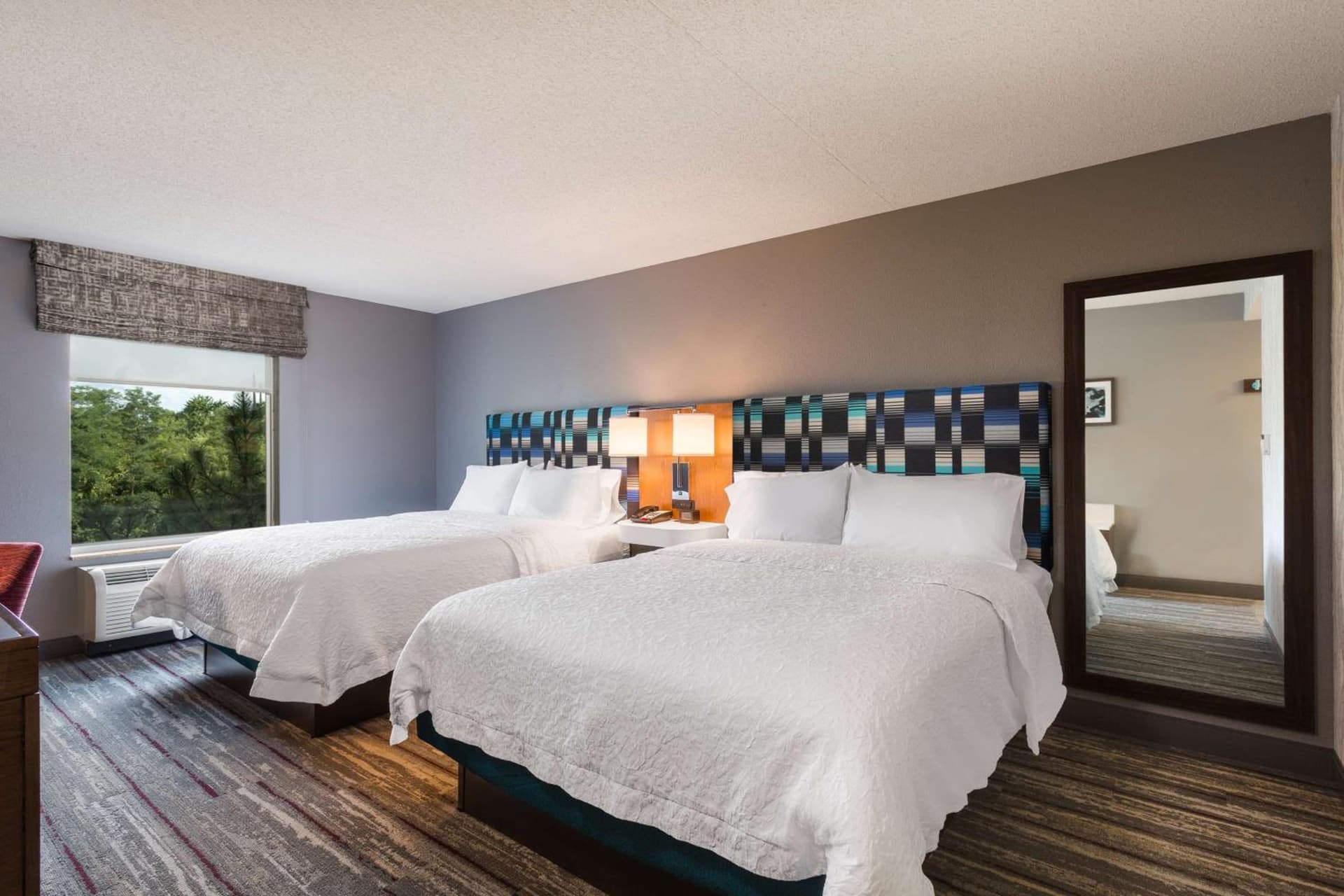 Hampton Inn & Suites Herndon-Reston gallery photo in Herndon, VA — image 9