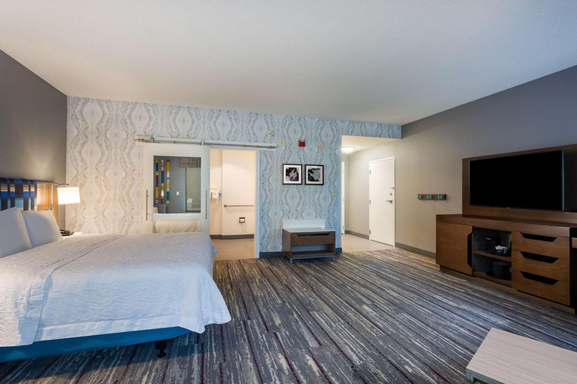 Hampton Inn & Suites Herndon-Reston gallery photo in Herndon, VA — image 24