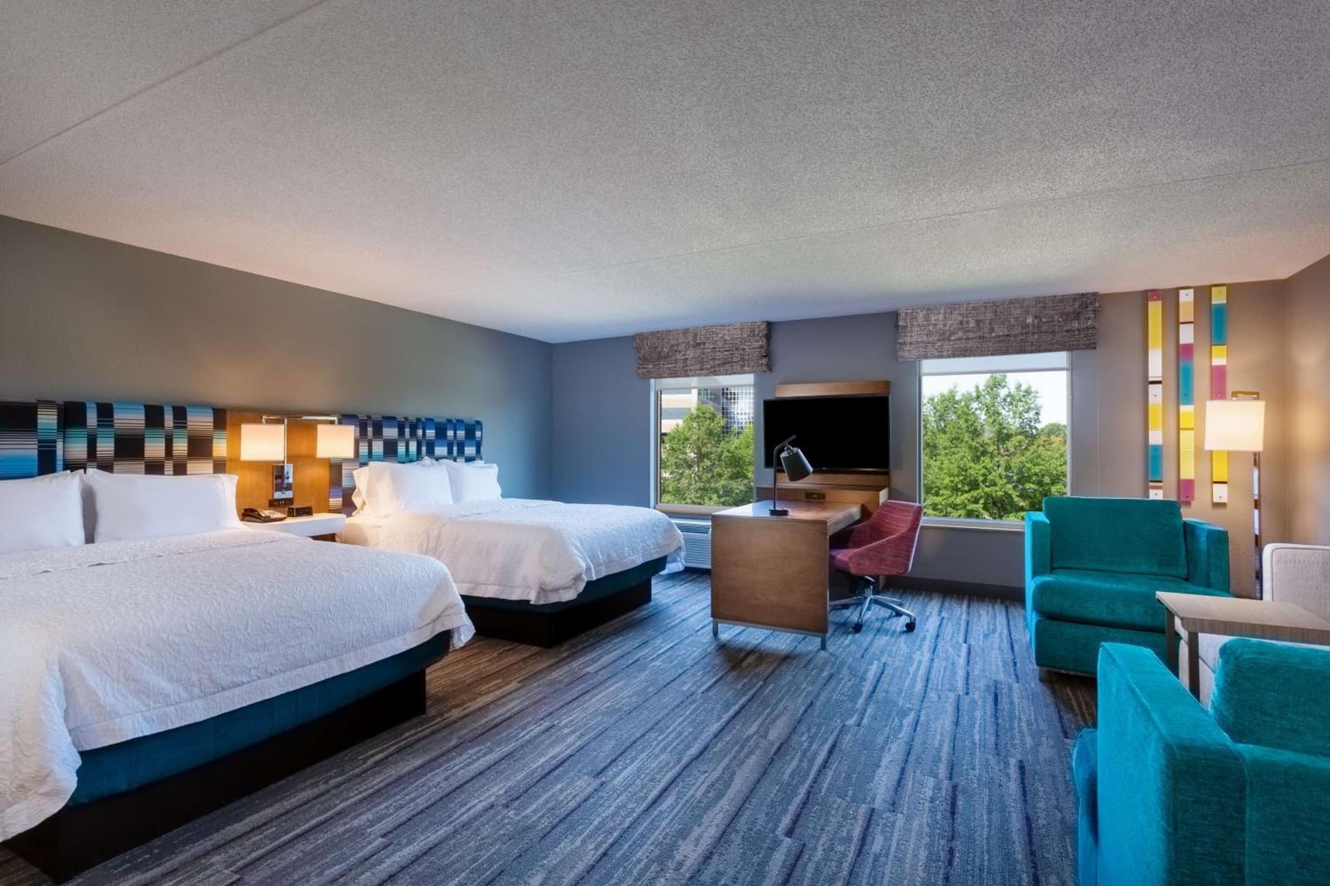 Hampton Inn & Suites Herndon-Reston interior in Herndon, VA — gallery photo 2