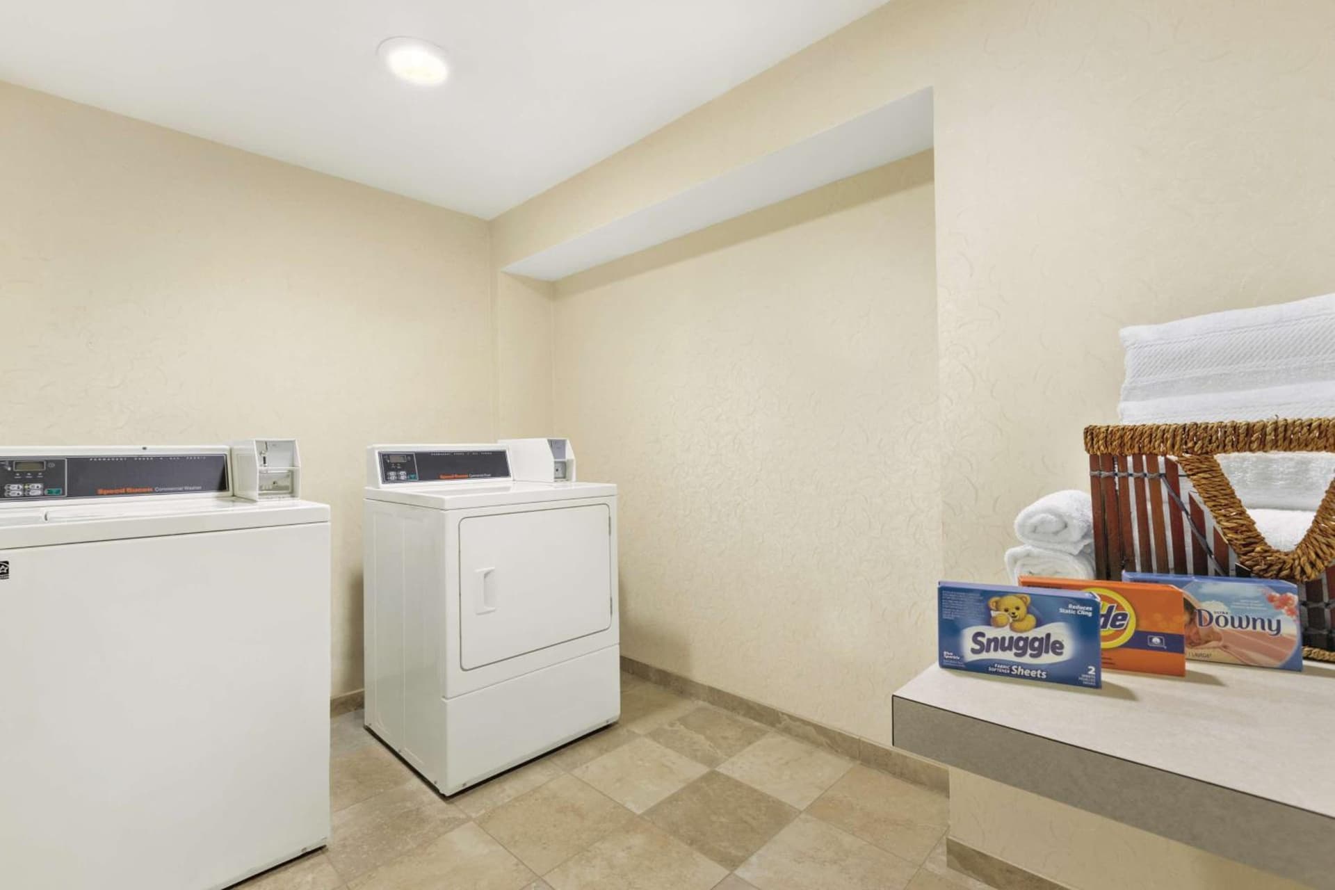 Hampton Inn & Suites Herndon-Reston gallery photo in Herndon, VA — image 17
