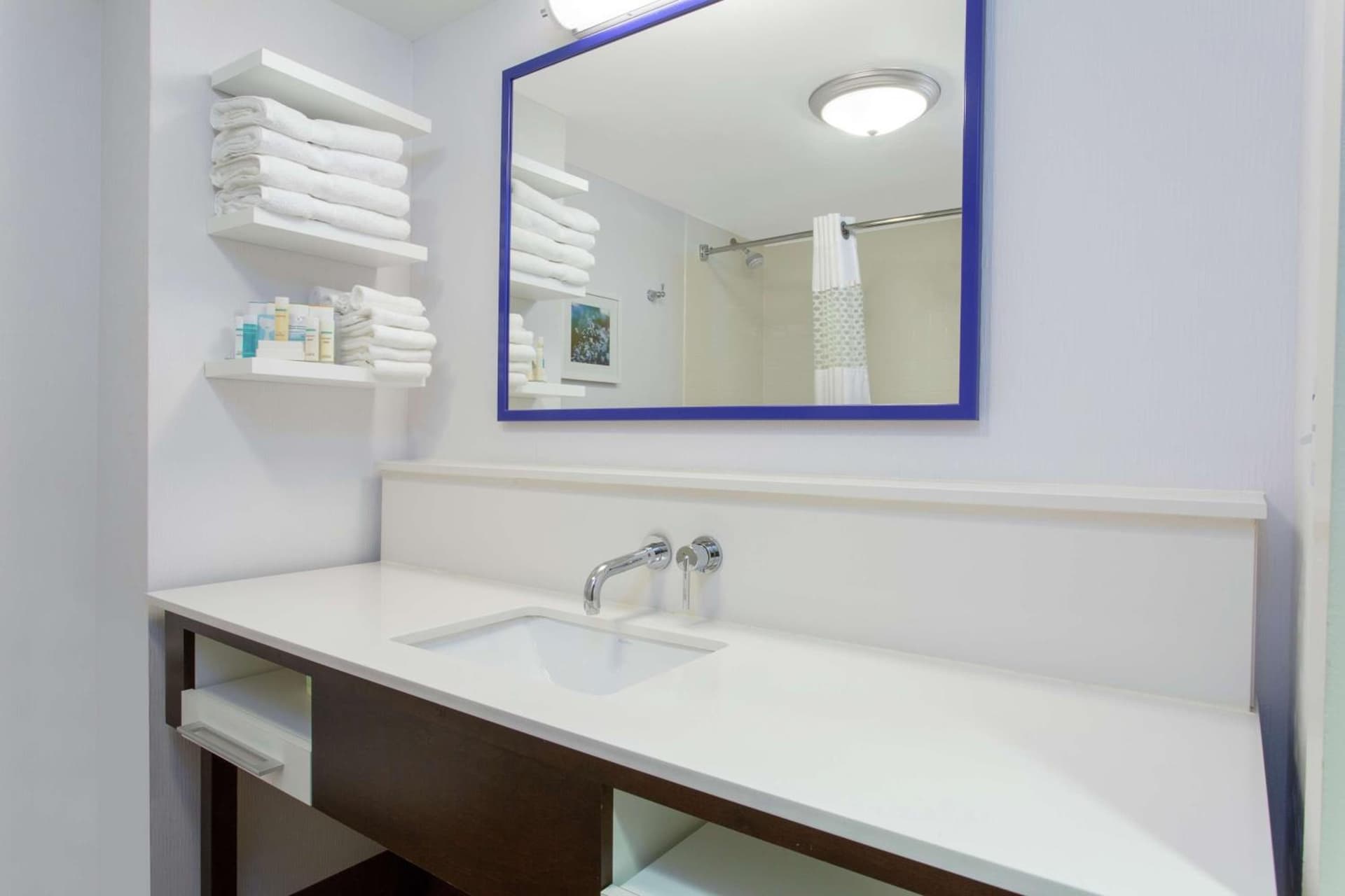 Hampton Inn & Suites Albany-Airport gallery photo in Latham, NY — image 13