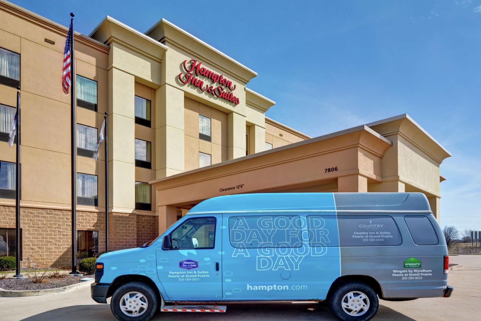 Hampton Inn and Suites Peoria at Grand Prairie interior in Peoria, IL — gallery photo 2