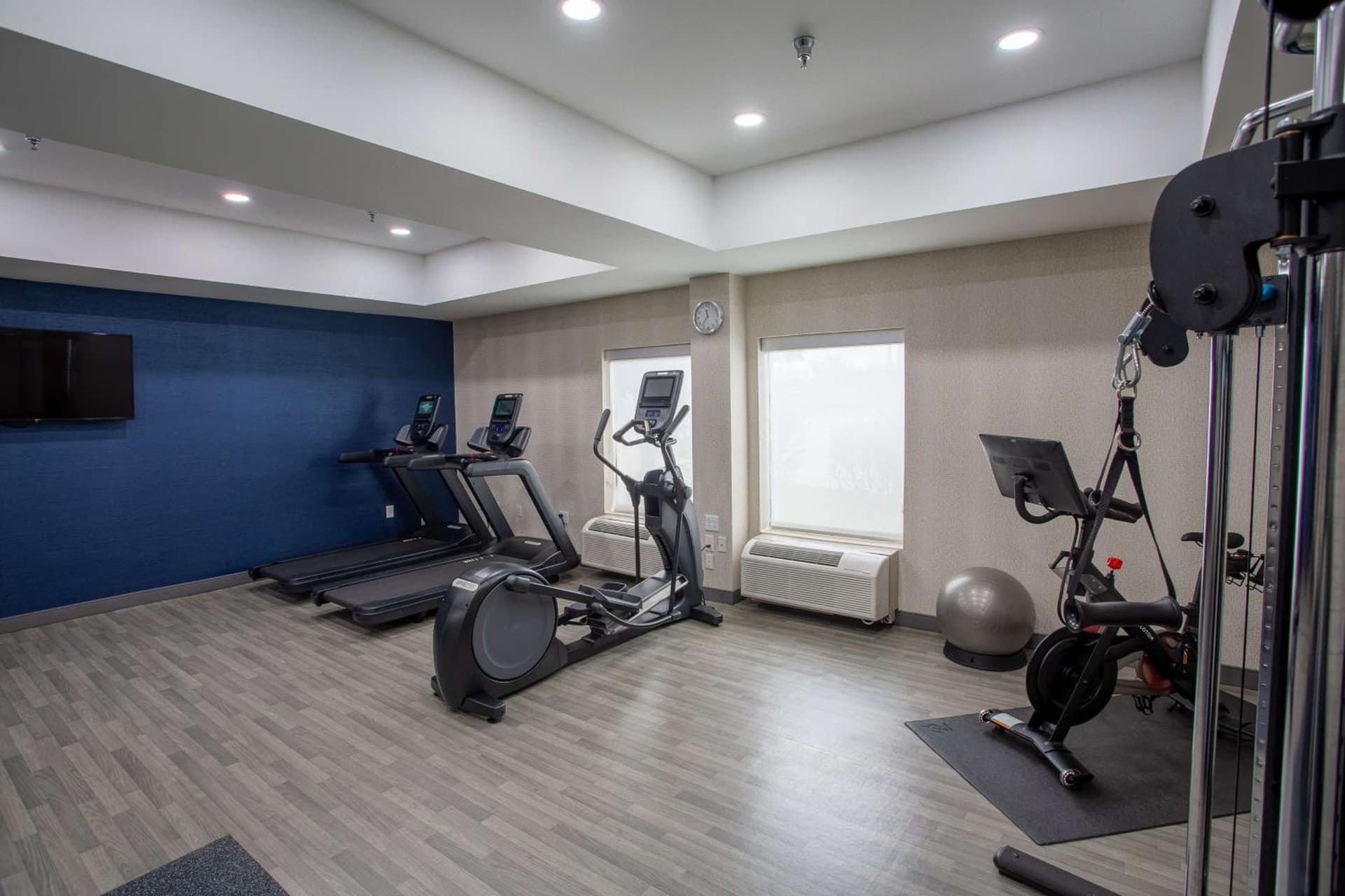 Hampton Inn Springfield gallery photo in Springfield, OH — image 5