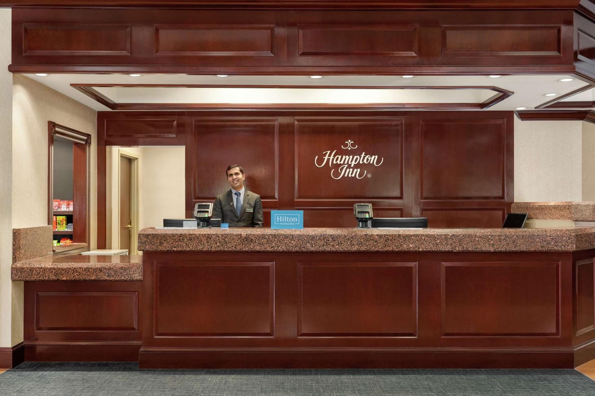 Hampton Inn Dulles/Cascades interior in Sterling, VA — gallery photo 2