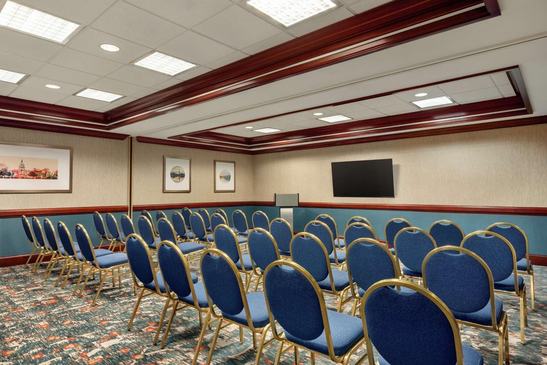 Hampton Inn Dulles/Cascades gallery photo in Sterling, VA — image 6