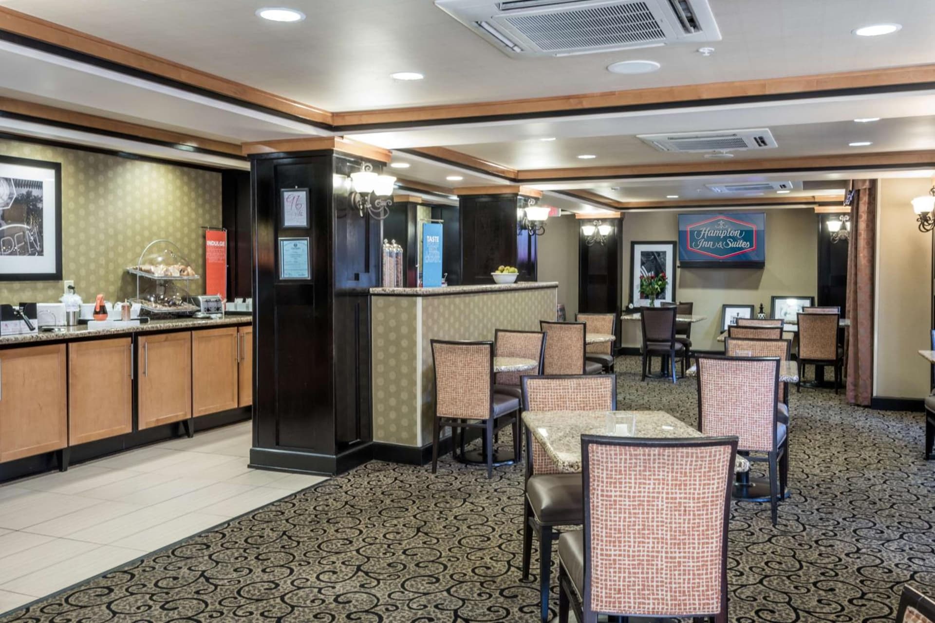 Hampton Inn & Suites Montgomery-Downtown property views in Montgomery, AL — gallery photo 3