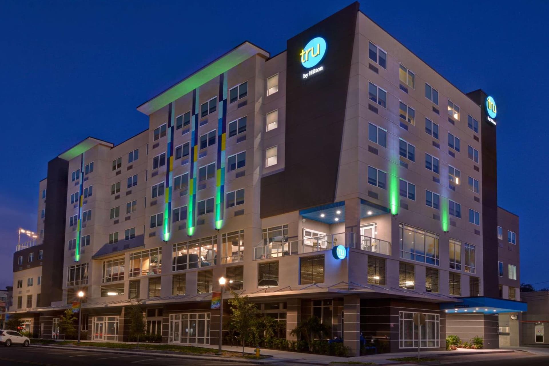 Tru By Hilton St. Petersburg Downtown Central Ave interior in St Petersburg, FL — gallery photo 2