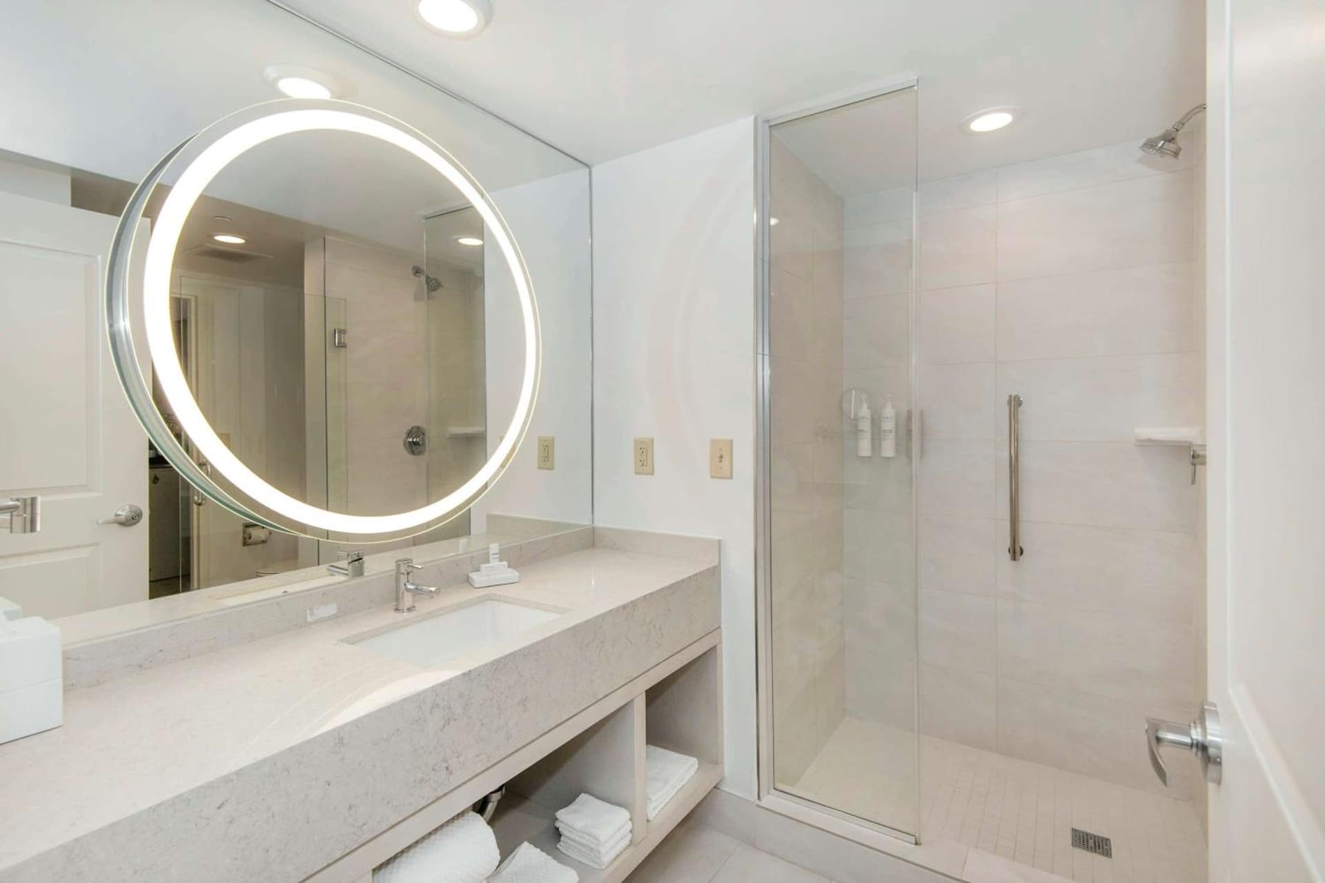 Embassy Suites by Hilton Raleigh Durham Airport Brier Creek gallery photo in Raleigh, NC — image 70
