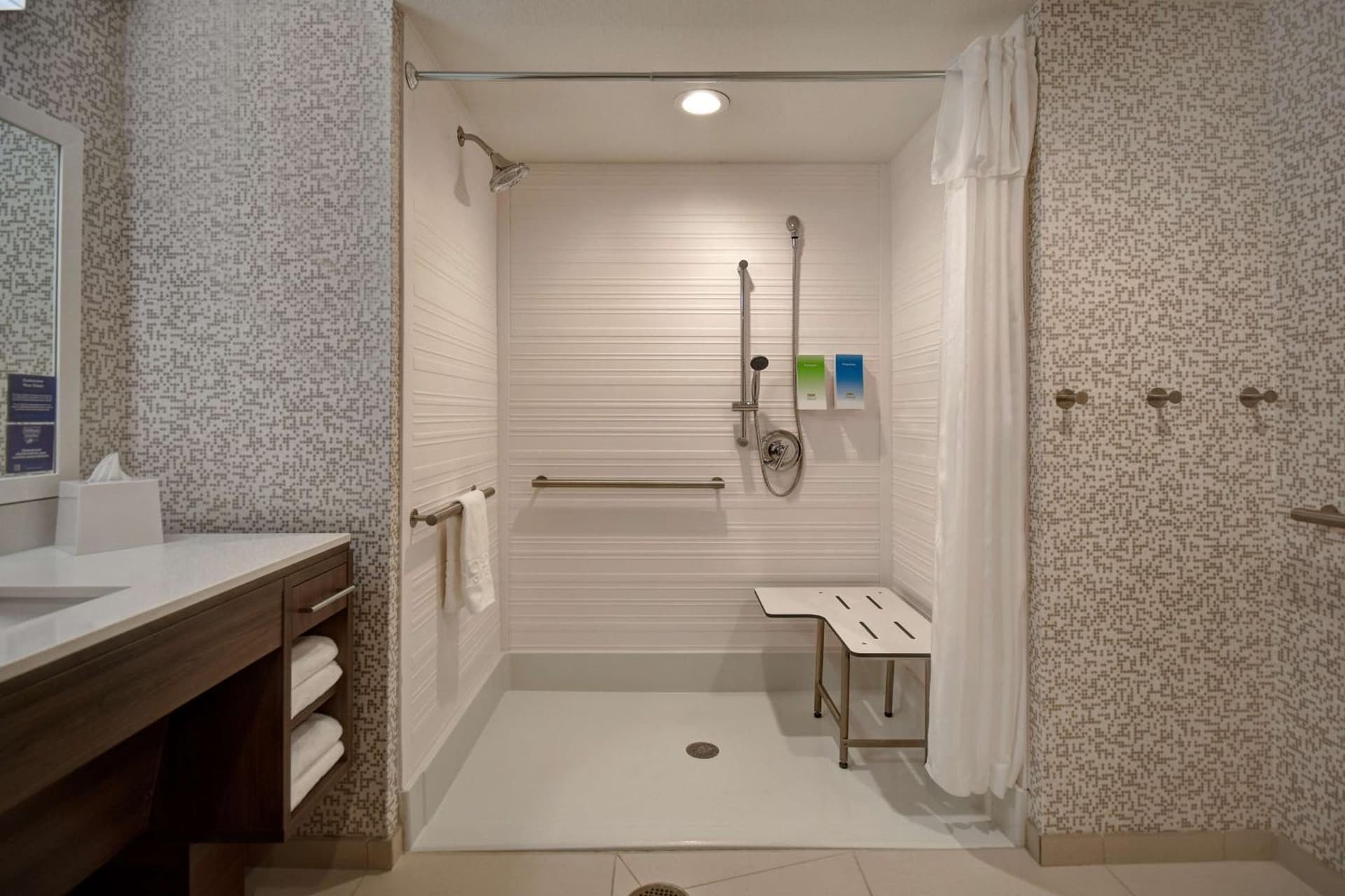 Home2 Suites Eau Claire South, Wi interior in Eau Claire, WI — gallery photo 2