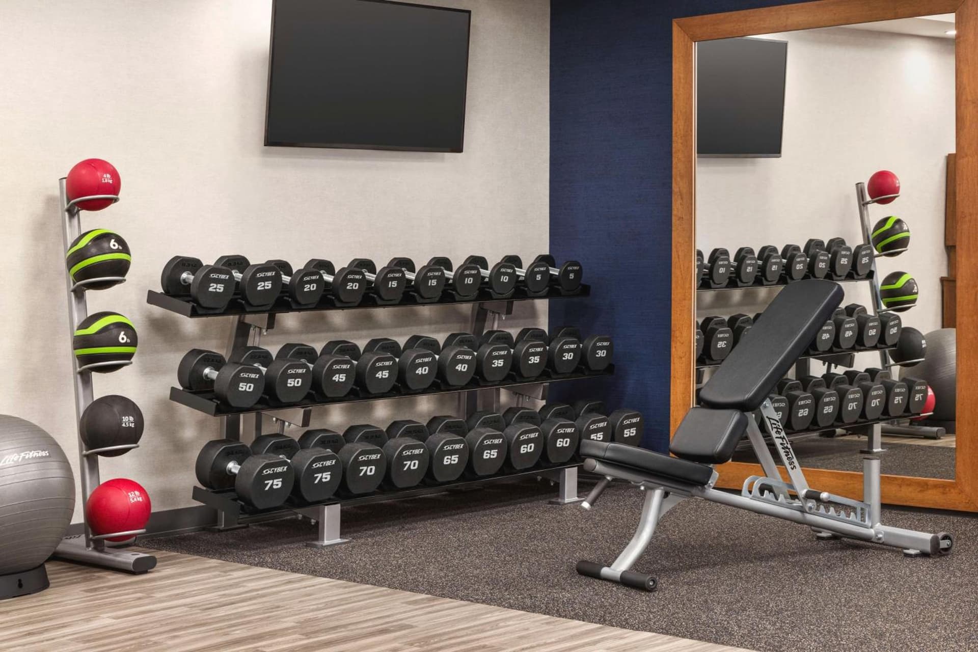 Hampton Inn Chicago-O'Hare International Airport gallery photo in Schiller Park, IL — image 13