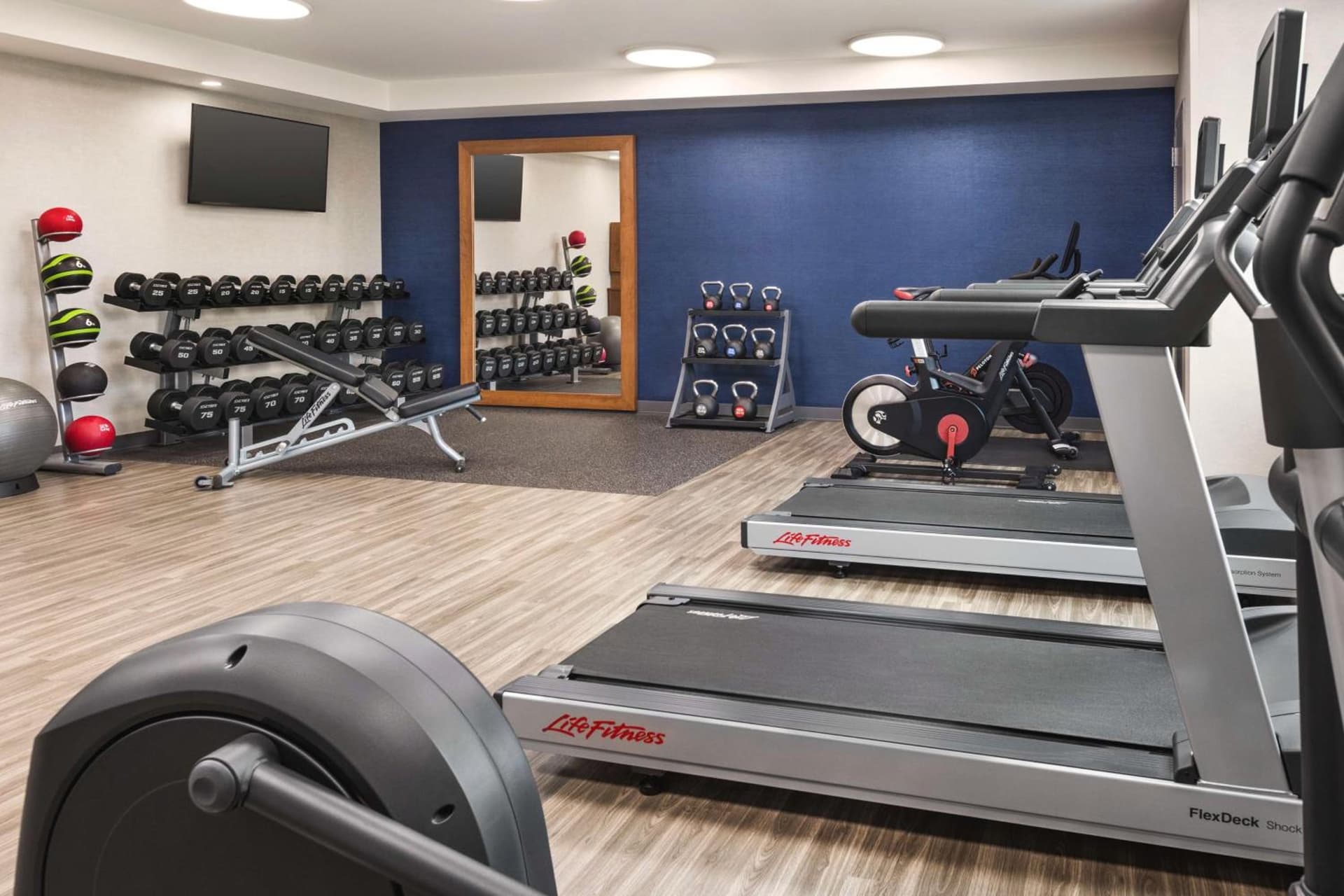 Hampton Inn Chicago-O'Hare International Airport gallery photo in Schiller Park, IL — image 19