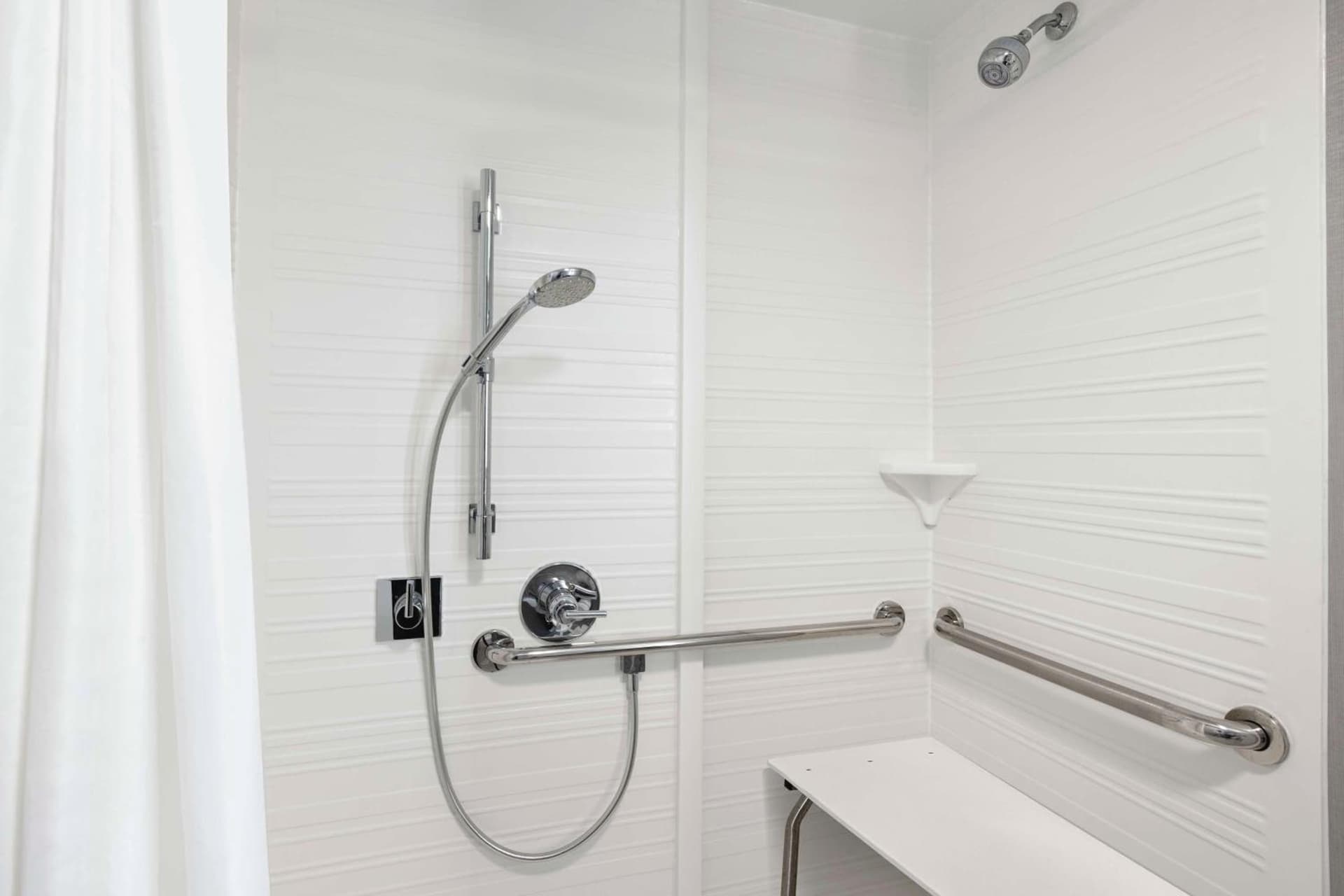 Hampton Inn Chicago-O'Hare International Airport gallery photo in Schiller Park, IL — image 28