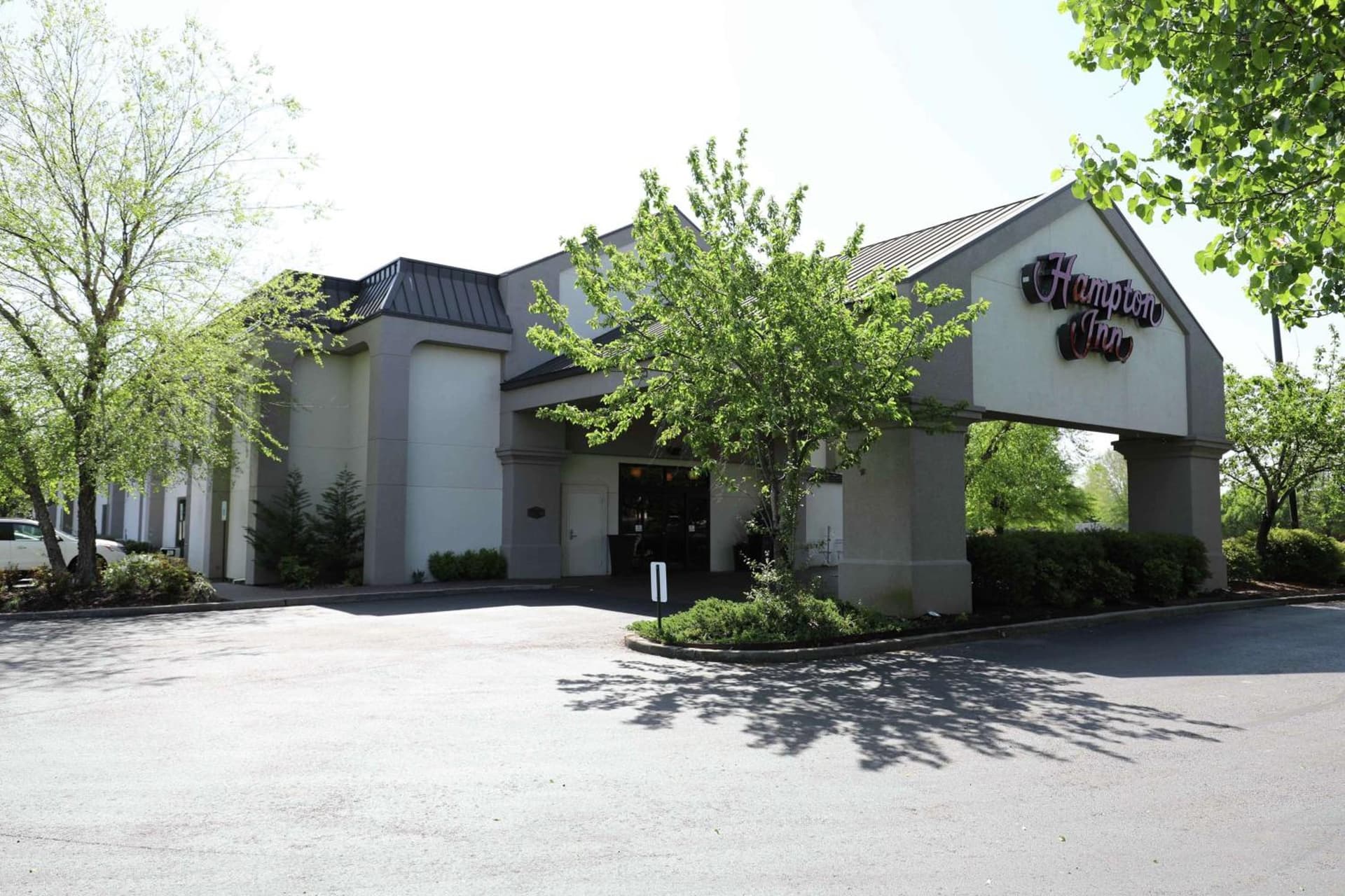 Hampton Inn Dyersburg featured exterior or lobby in Dyersburg, TN — similar hotel
