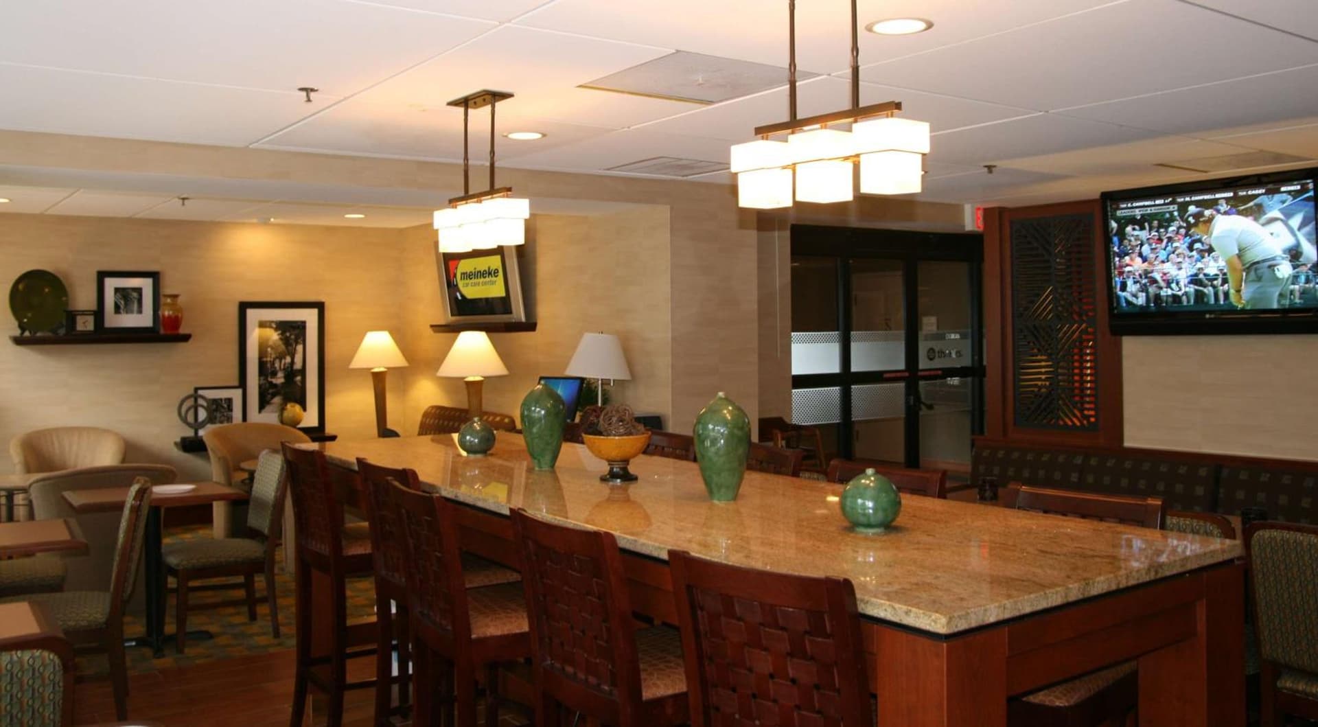 Hampton Inn Downingtown/Exton interior in Exton, PA — gallery photo 2
