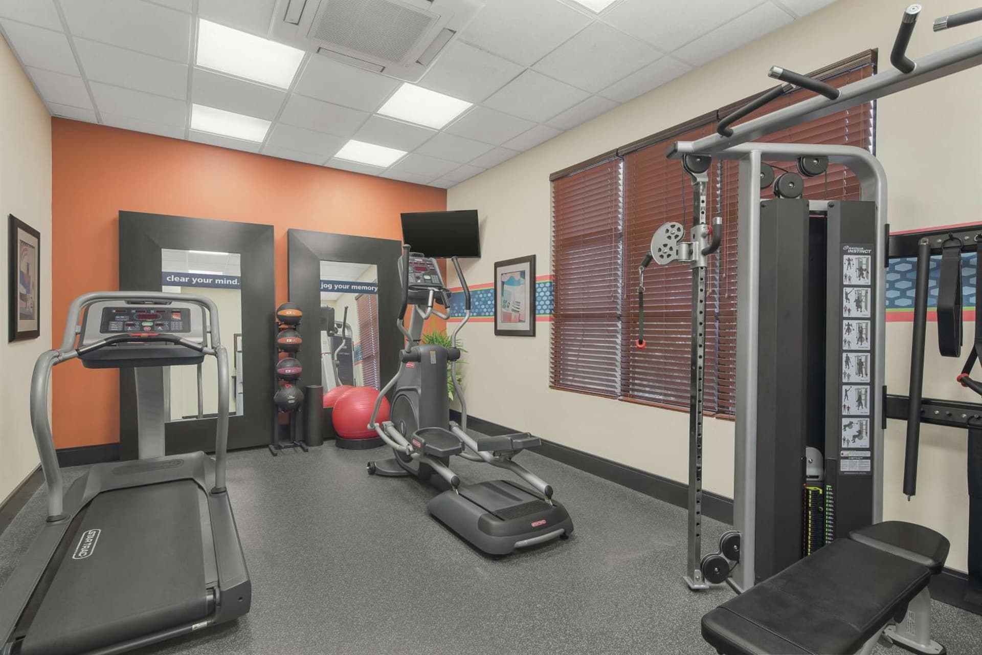 Hampton Inn & Suites Macon I-75 North property views in Macon, GA — gallery photo 3