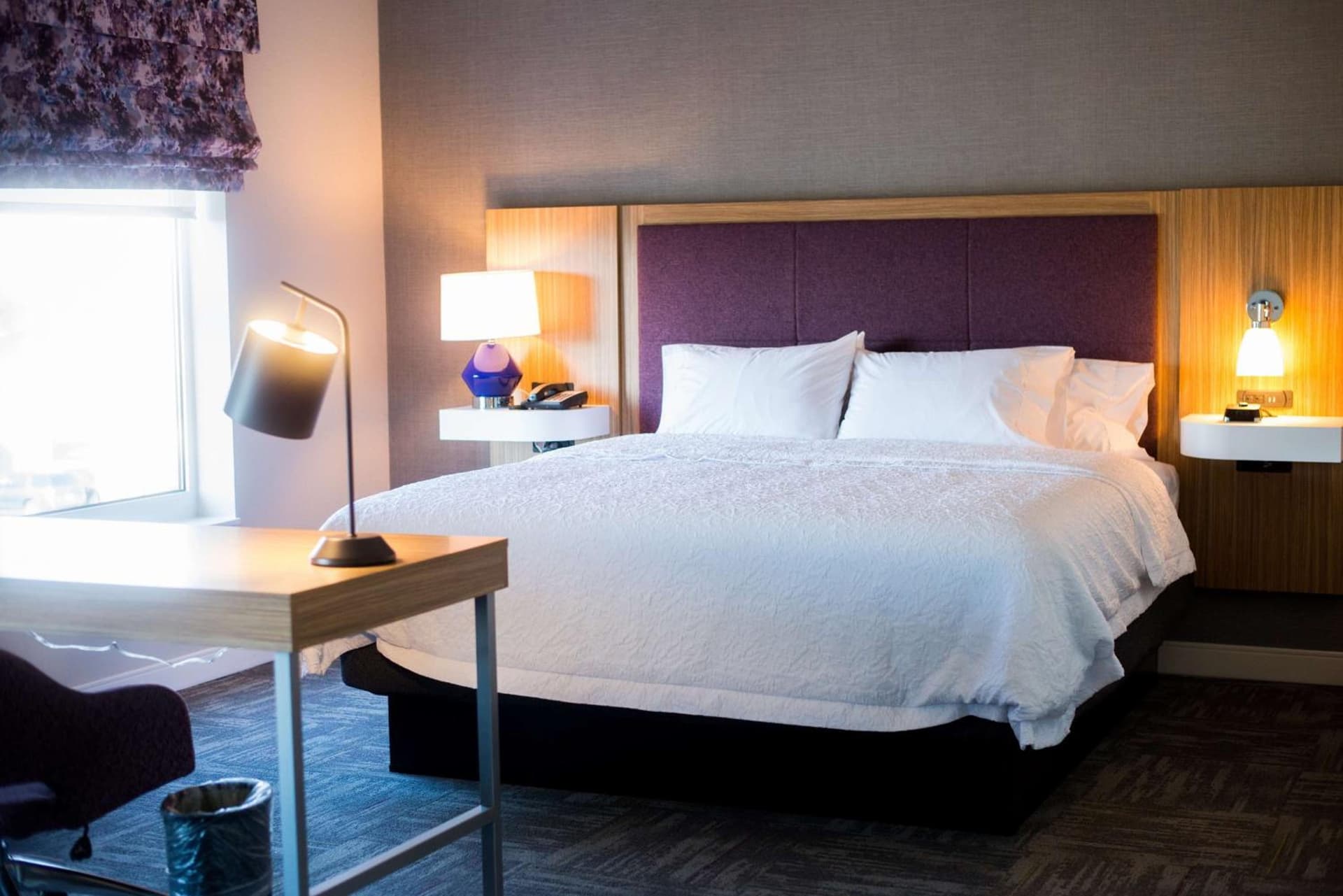 Hampton Inn & Suites Warrington Horsham interior in Warrington — gallery photo 2