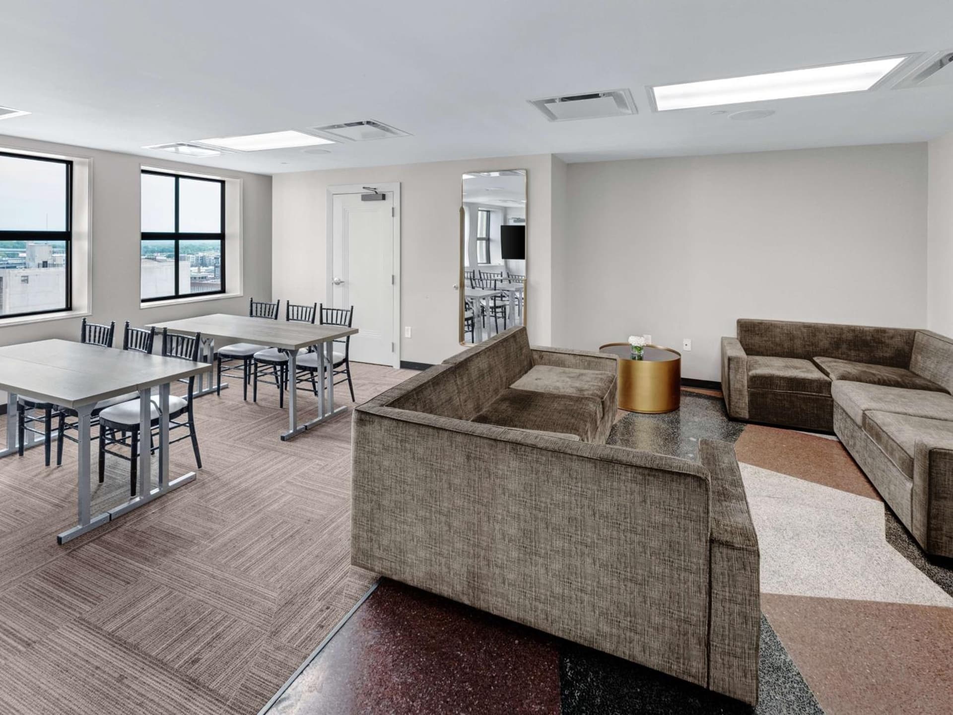 Tulsa Club Hotel Curio Collection By Hilton interior in Tulsa, OK — gallery photo 2