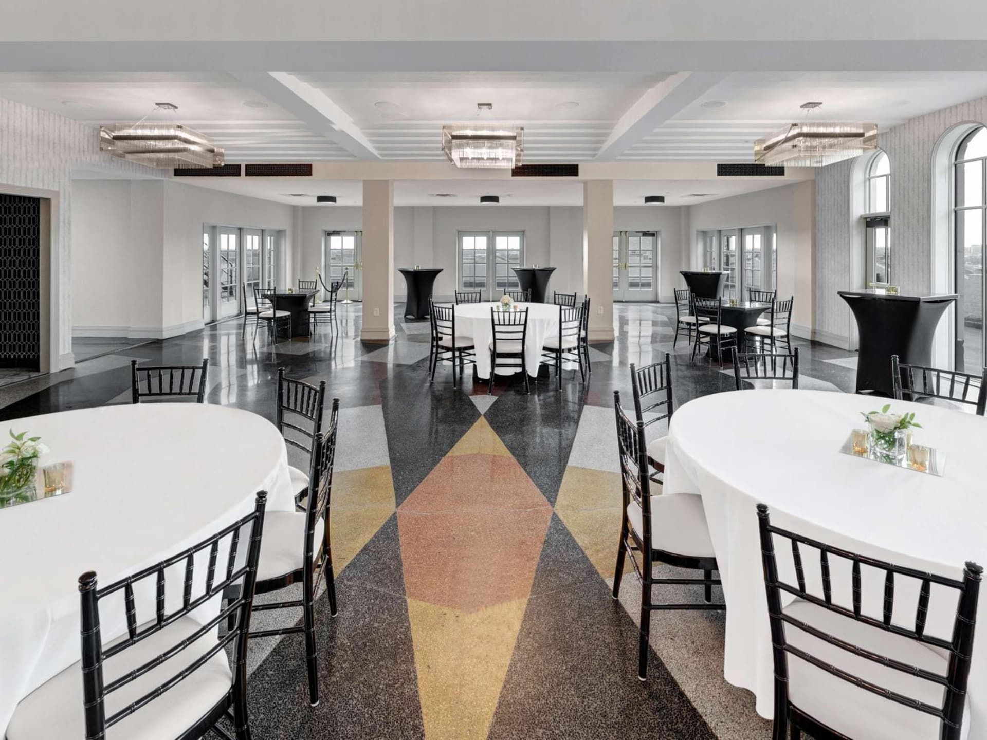 Tulsa Club Hotel Curio Collection By Hilton gallery photo in Tulsa, OK — image 4