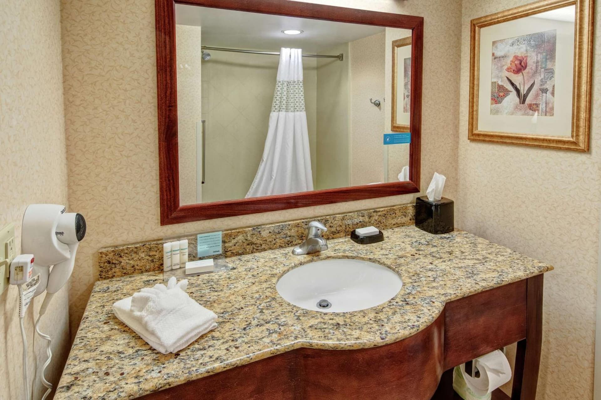 Hampton Inn Cambridge gallery photo in Cambridge, OH — image 24