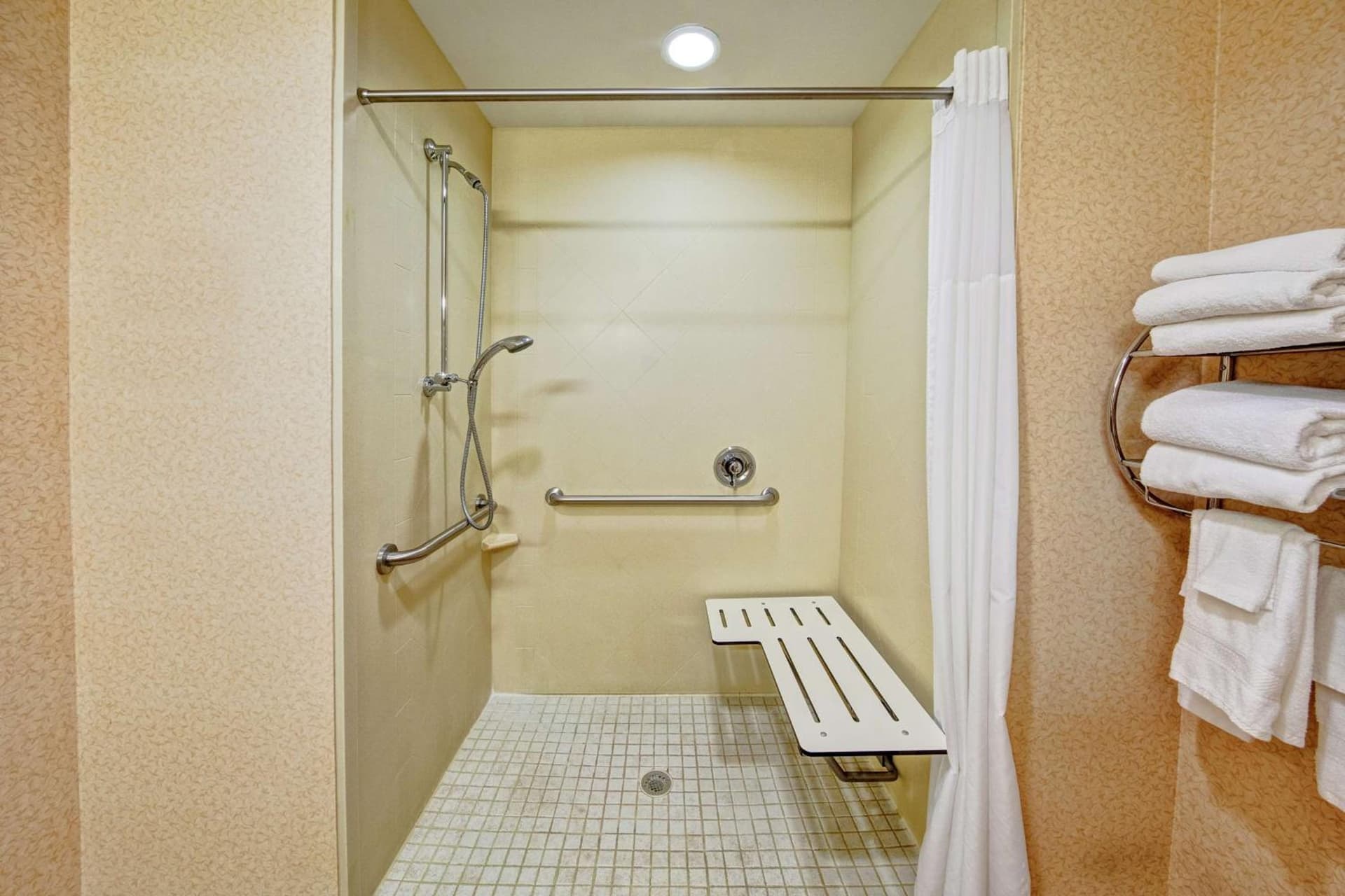 Hampton Inn Cambridge gallery photo in Cambridge, OH — image 35