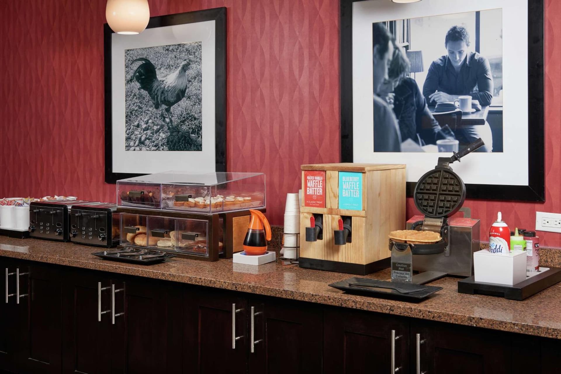 Hampton Inn Niagara Falls gallery photo in Niagara Falls, NY — image 4