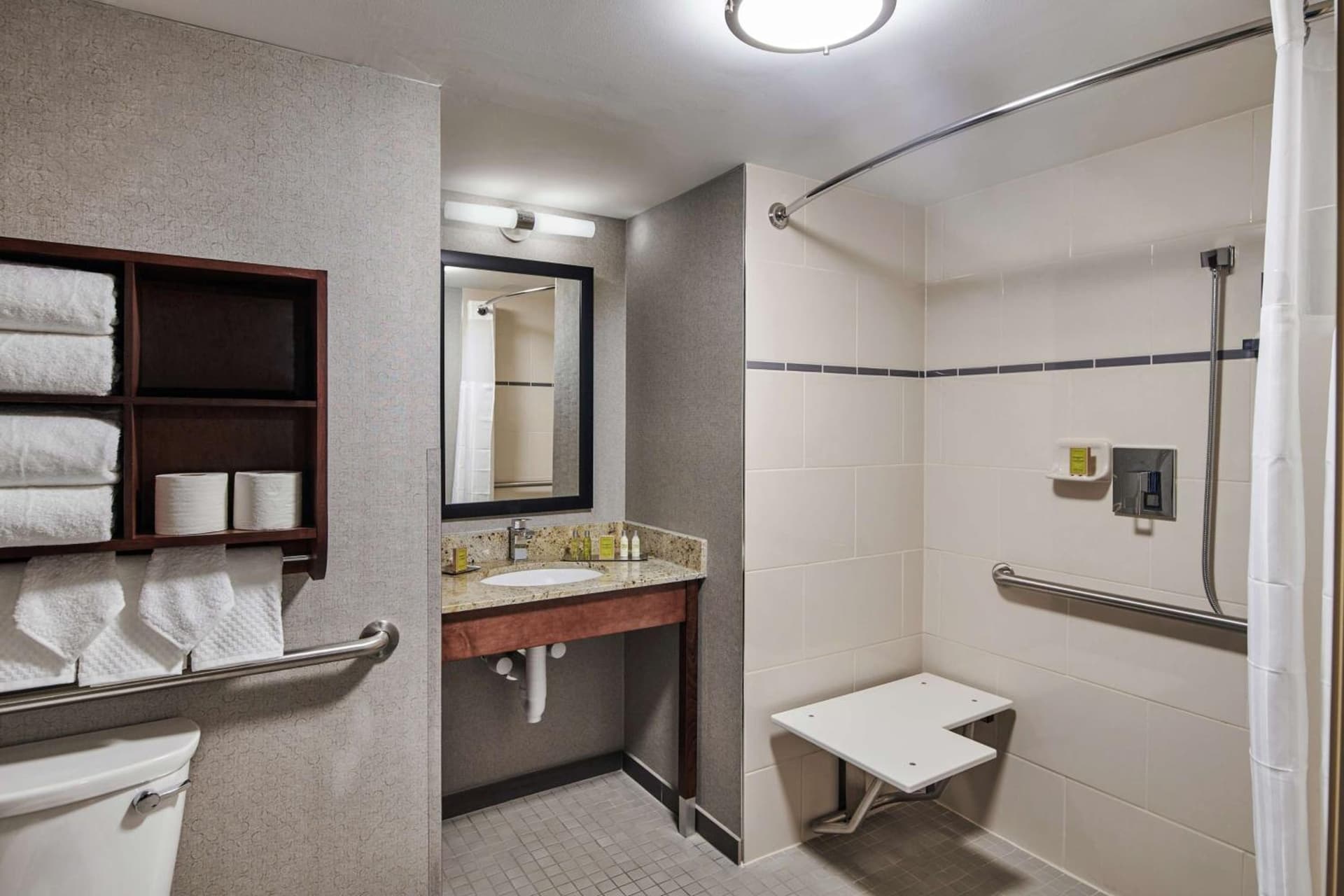 Doubletree By Hilton Raleigh Crabtree Valley gallery photo in Raleigh, NC — image 16