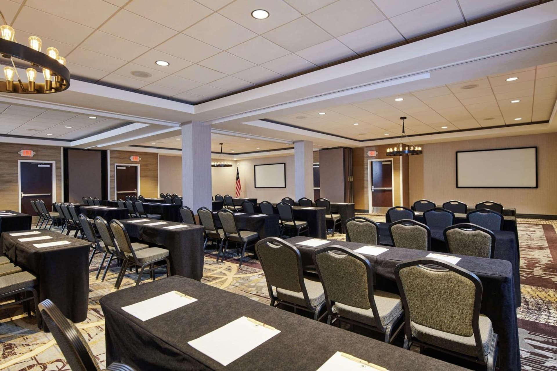 Doubletree By Hilton Raleigh Crabtree Valley gallery photo in Raleigh, NC — image 8